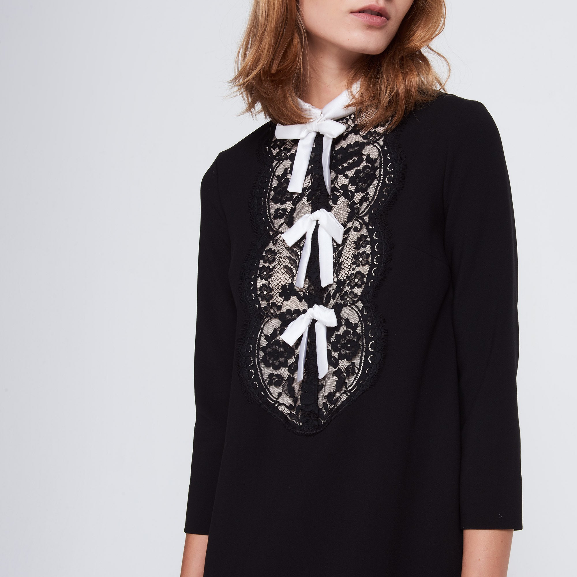 Robe avec panel de dentelle et nœuds Sandro seconde main