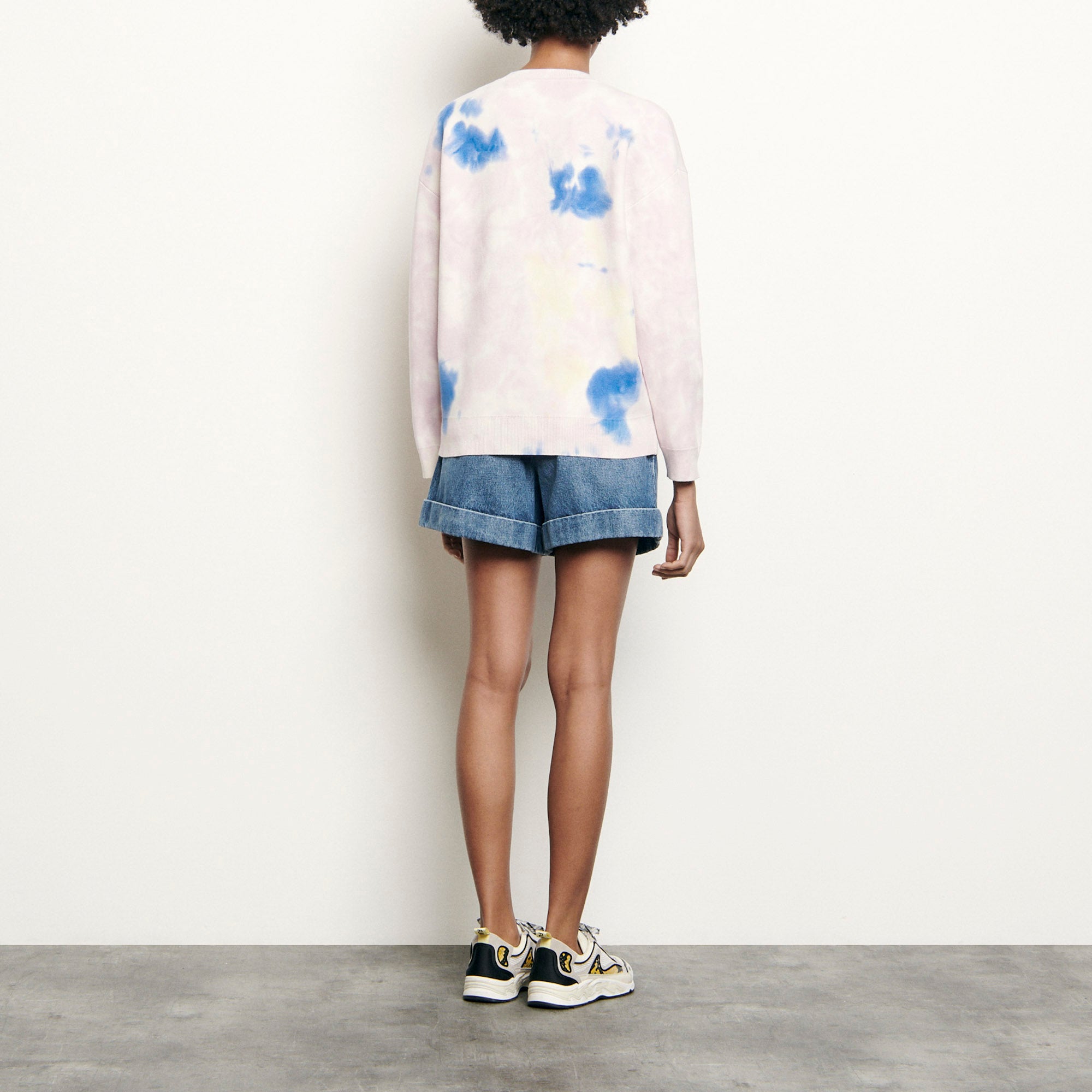 Pull tie and dye avec broderie smiley Sandro seconde main