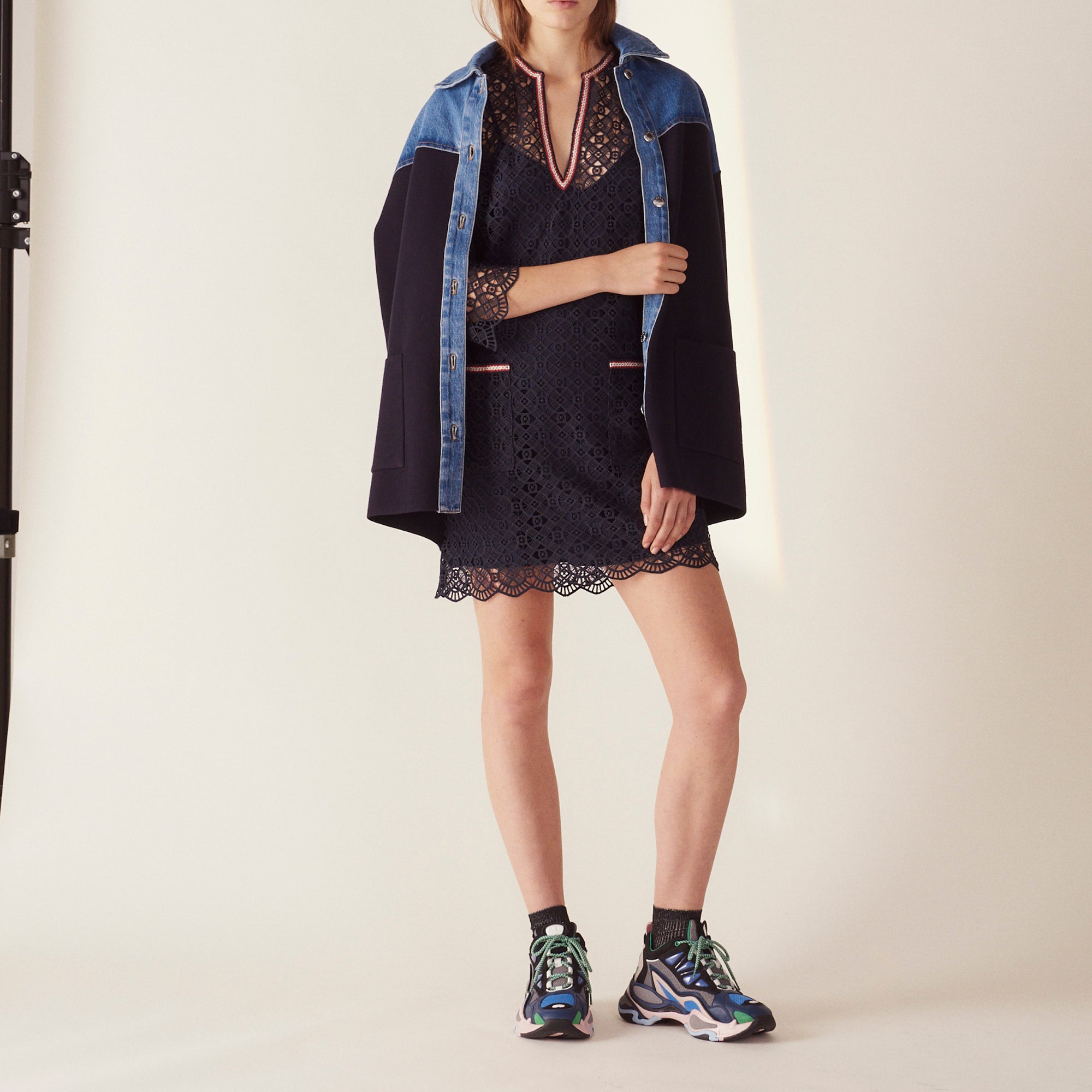 Robe courte en guipure Sandro seconde main