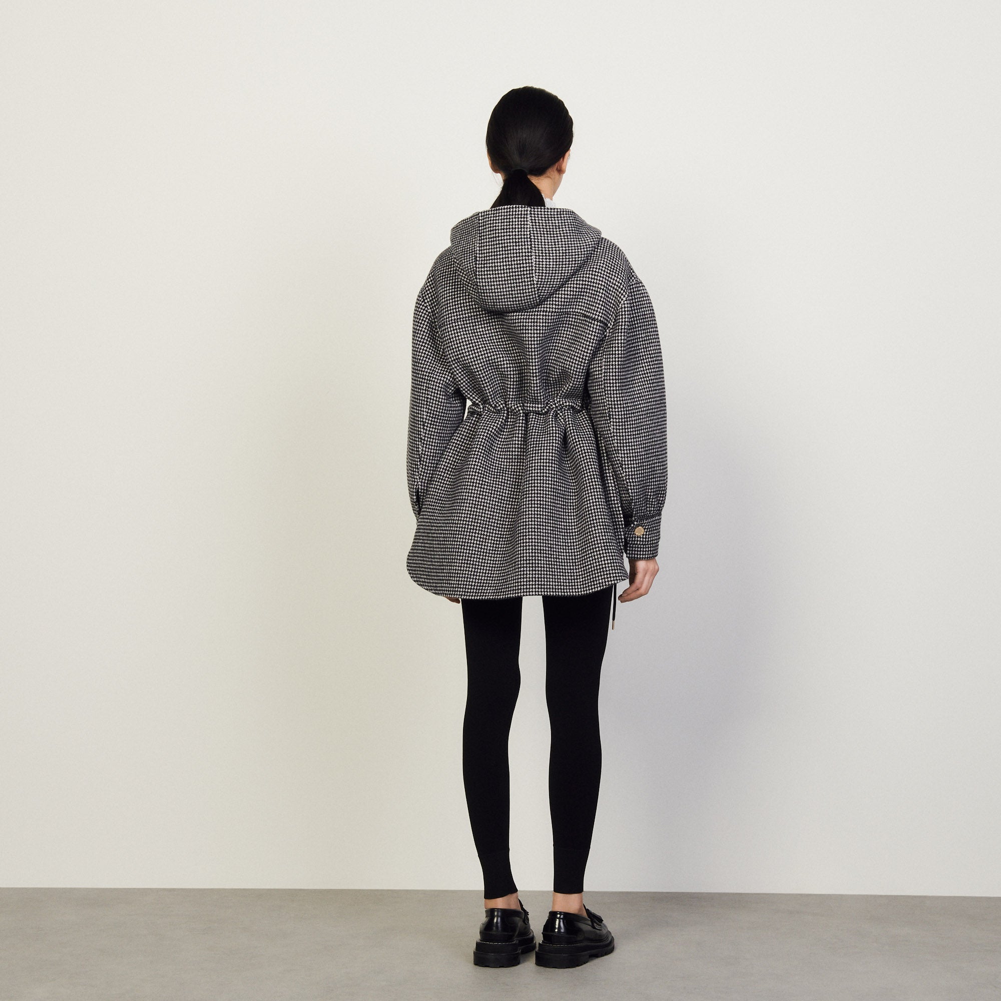 Outerwear Ecru et Noir Sandro seconde main