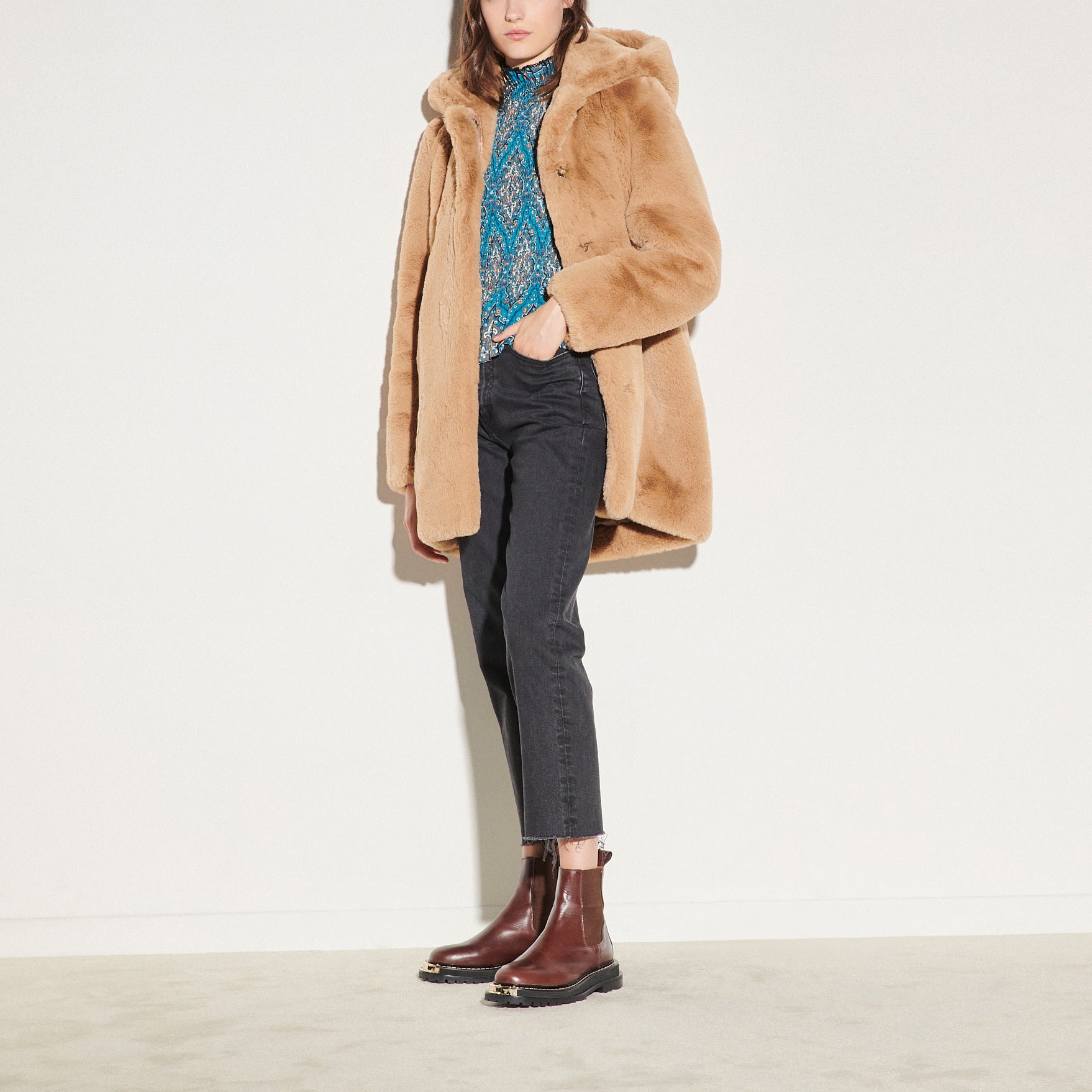 Manteau en fausse fourrure Sandro seconde main