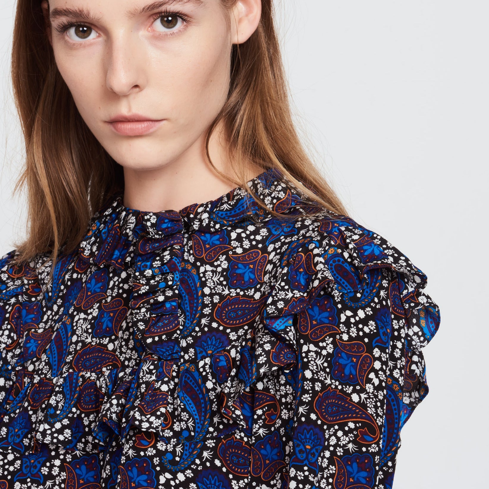 Robe en soie imprimée cachemire volantés Sandro seconde main