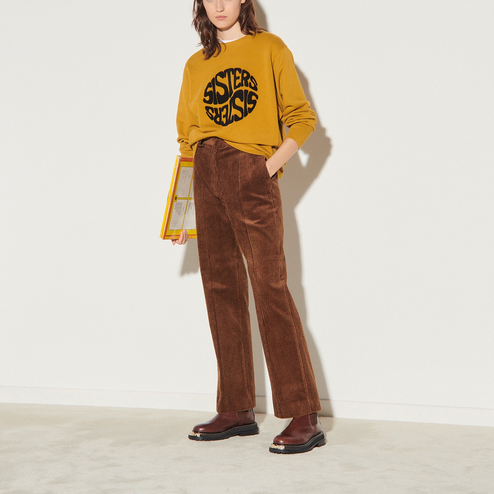 Pantalon droit en velours côtelé Sandro seconde main