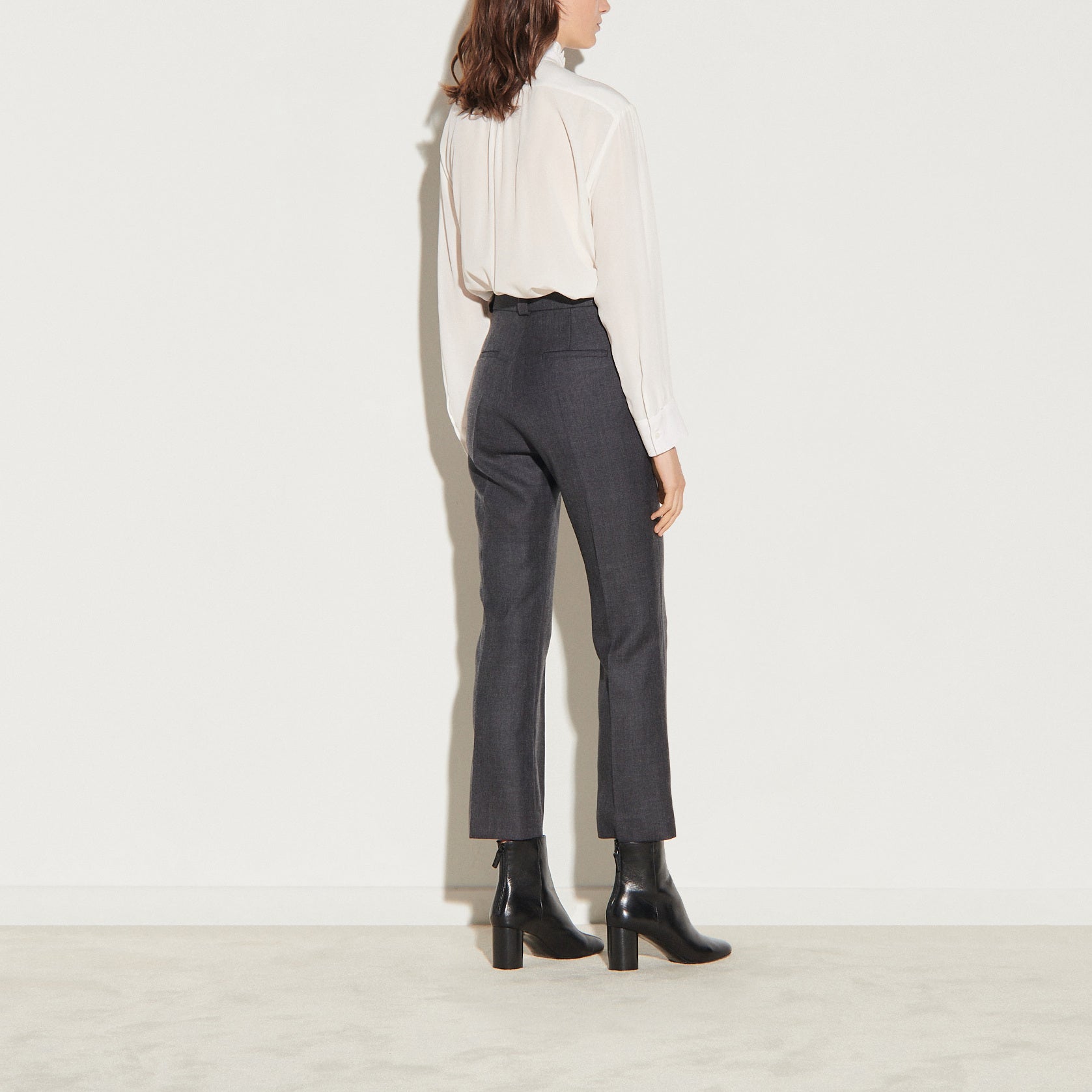 Pantalon coupe droite Sandro seconde main