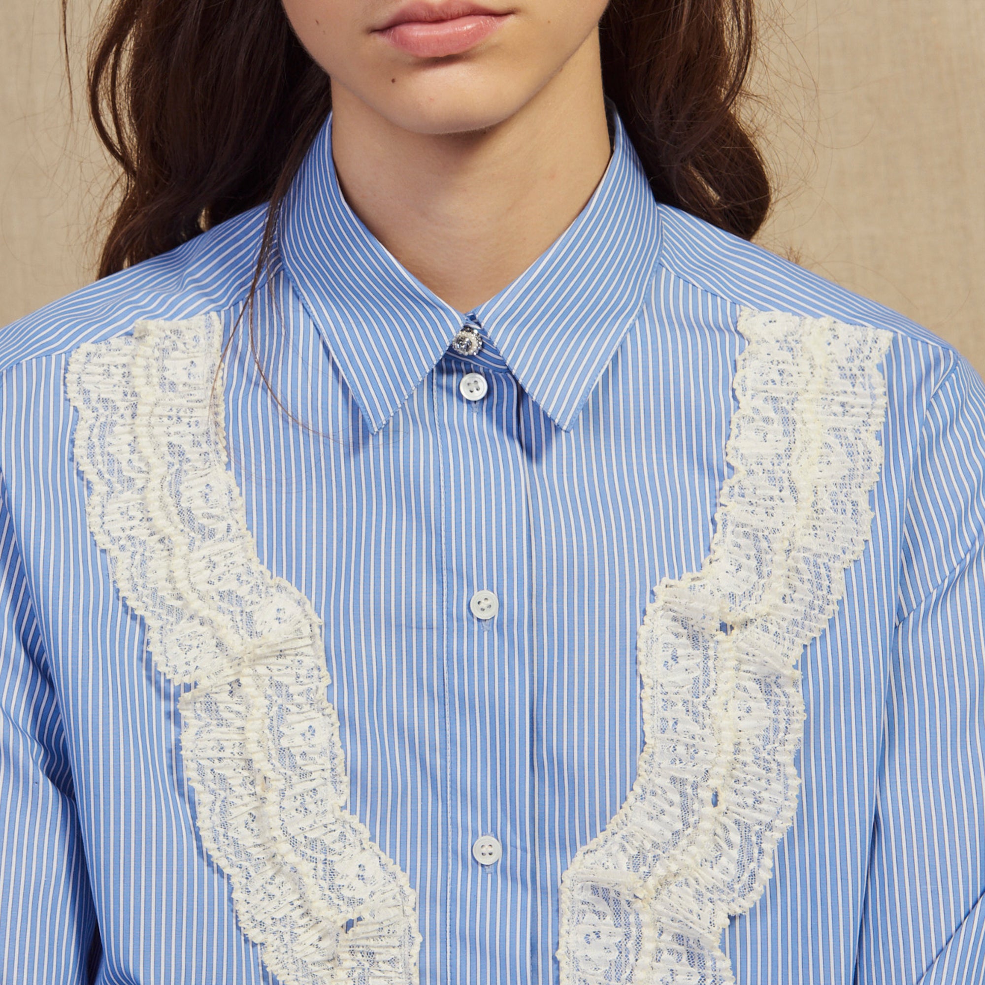 Chemise à fines rayures avec dentelle Sandro seconde main