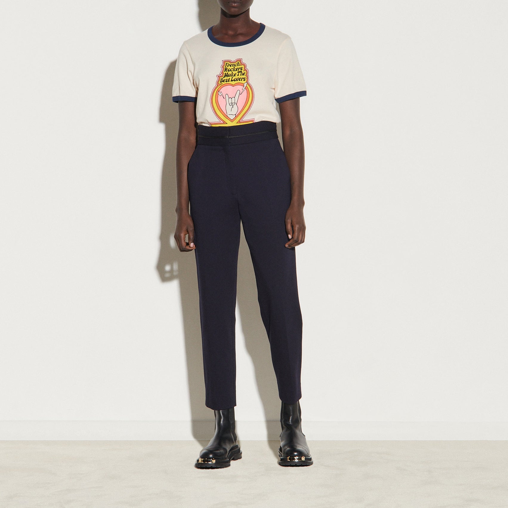 Pantalon Marine Sandro seconde main