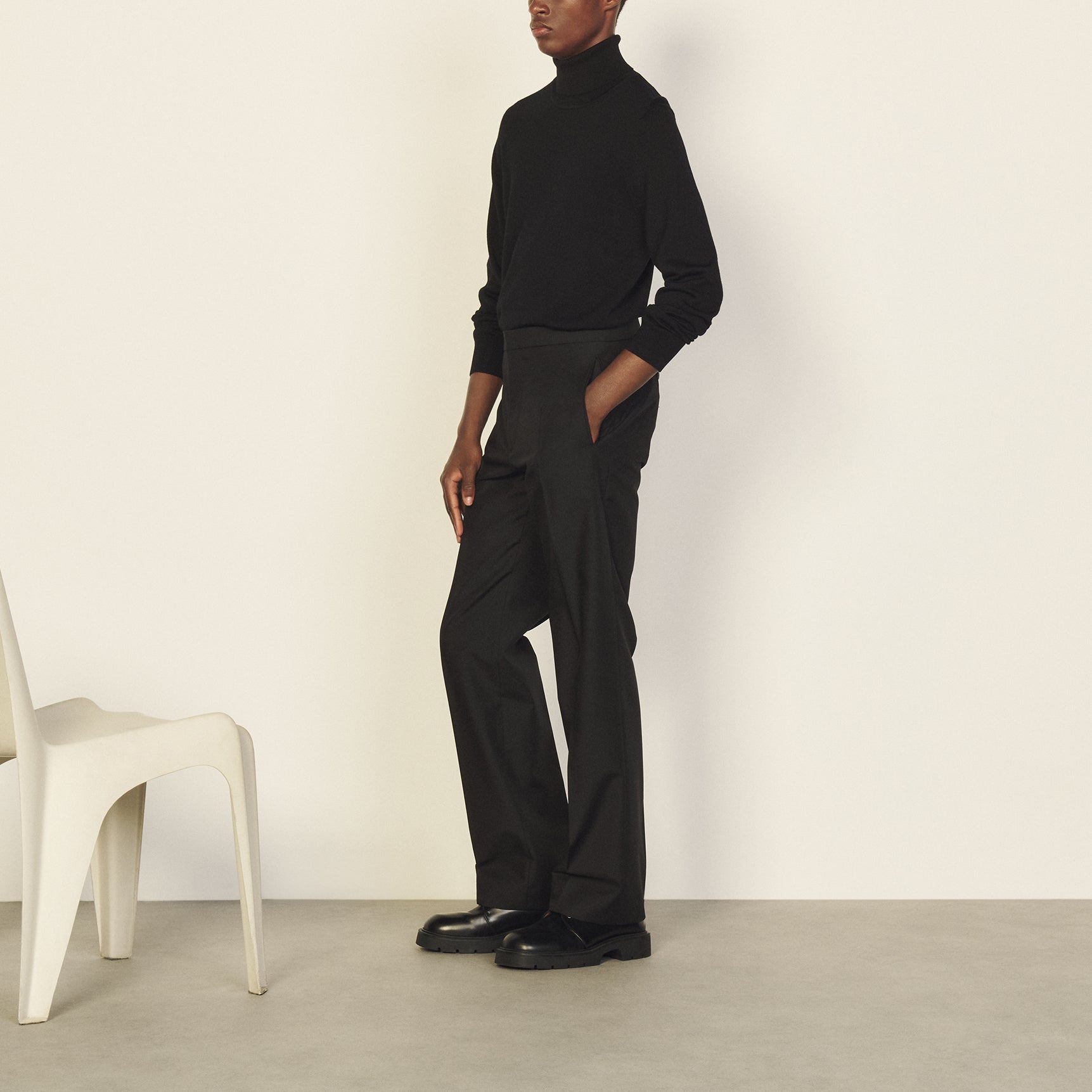 Pantalon classique en laine vierge Sandro seconde main