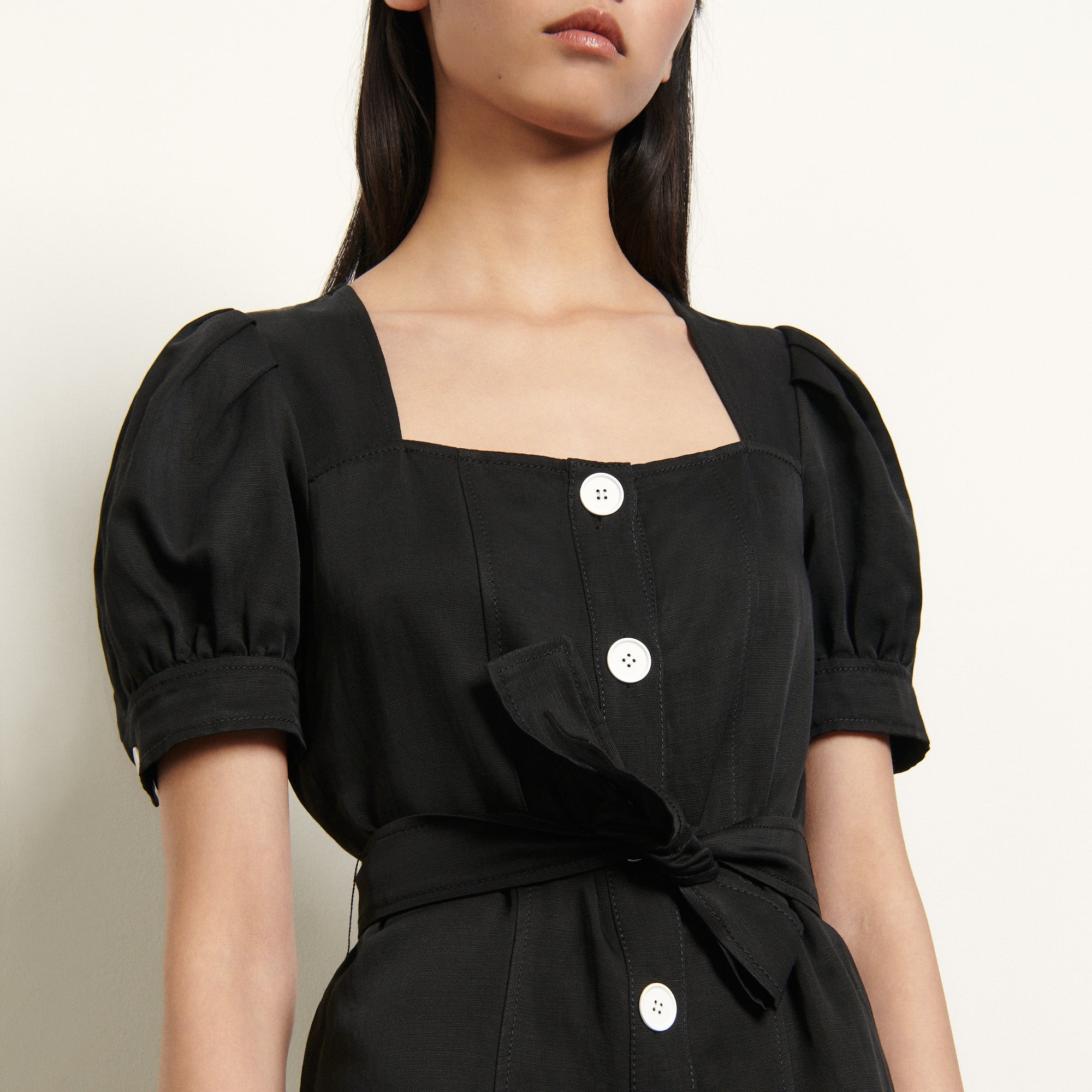 Robe courte en lin mélangé à nouer Sandro seconde main