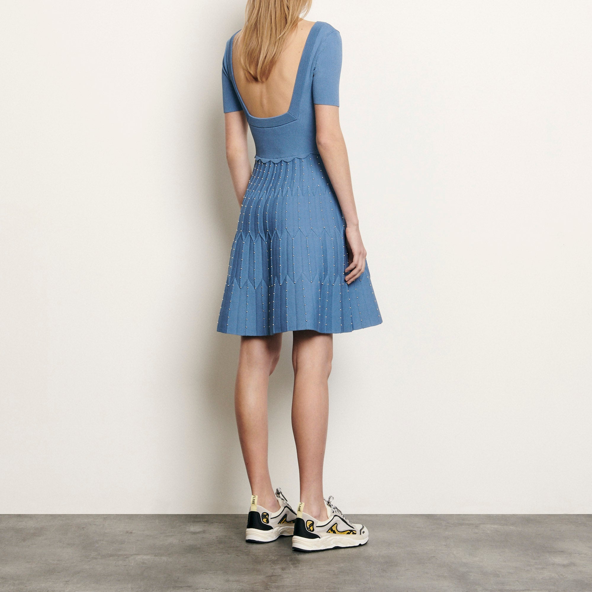 Robe en Maille à encolure carrée Sandro seconde main