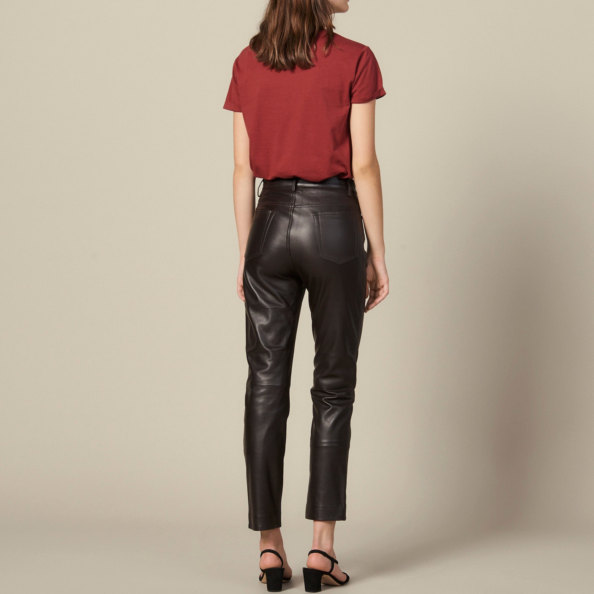 Pantalon en cuir droit à découpes Sandro seconde main