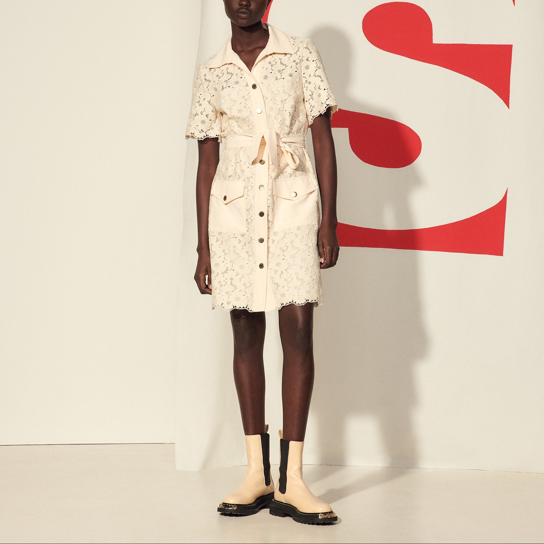 Robe courte en guipure Sandro seconde main