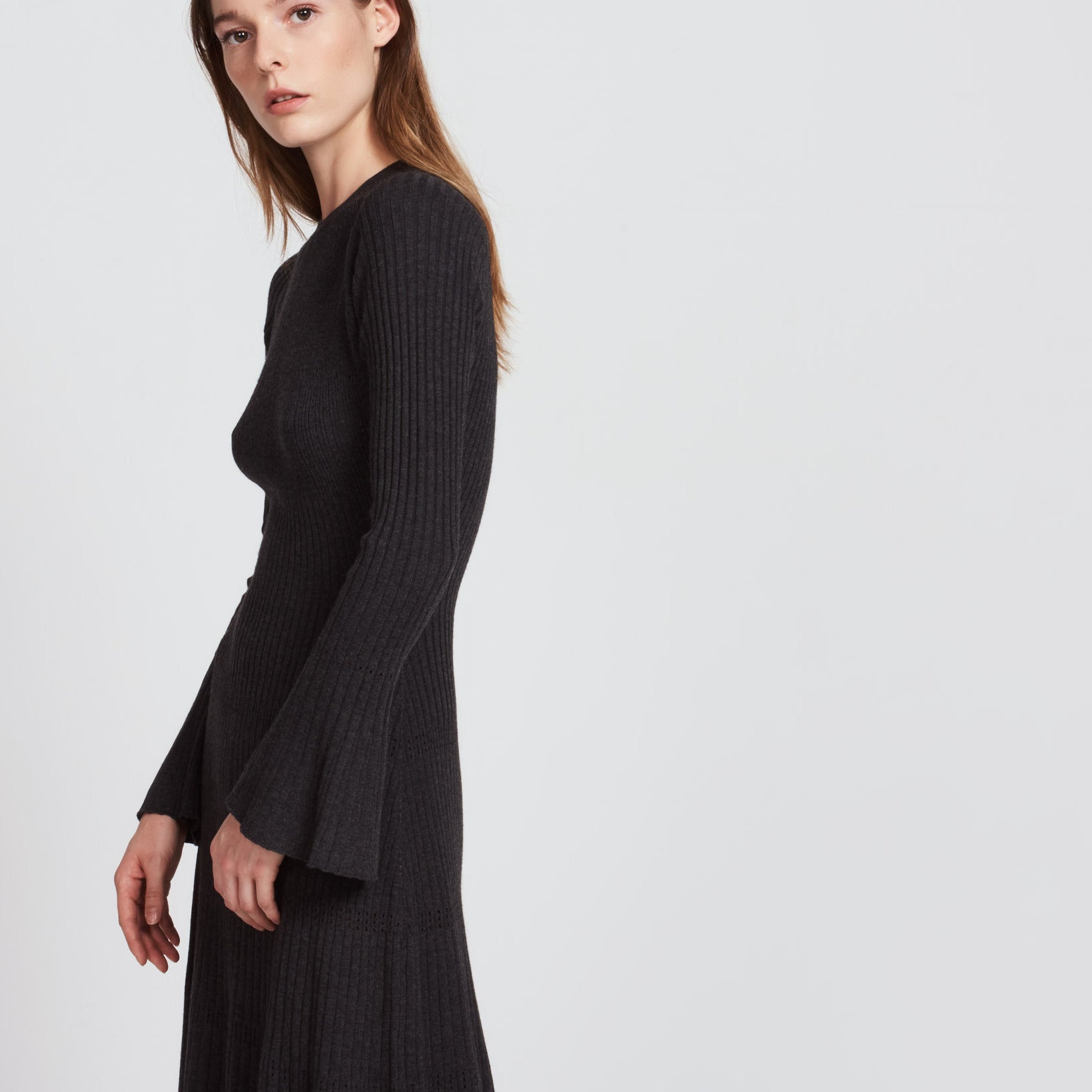 Robe mi longue en Maille dos ouvert Sandro seconde main