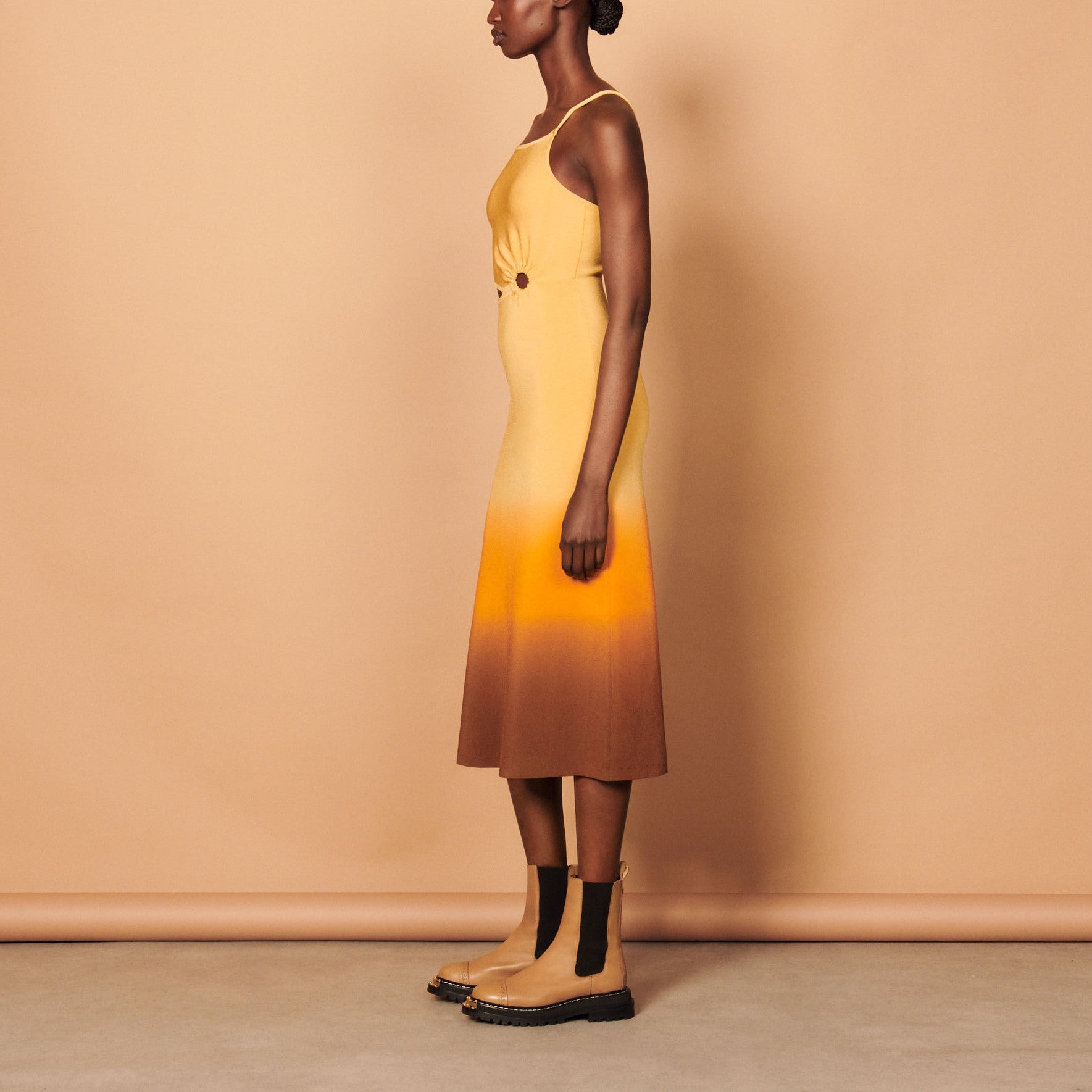 Robe midi ajourée sur les cotés Sandro seconde main