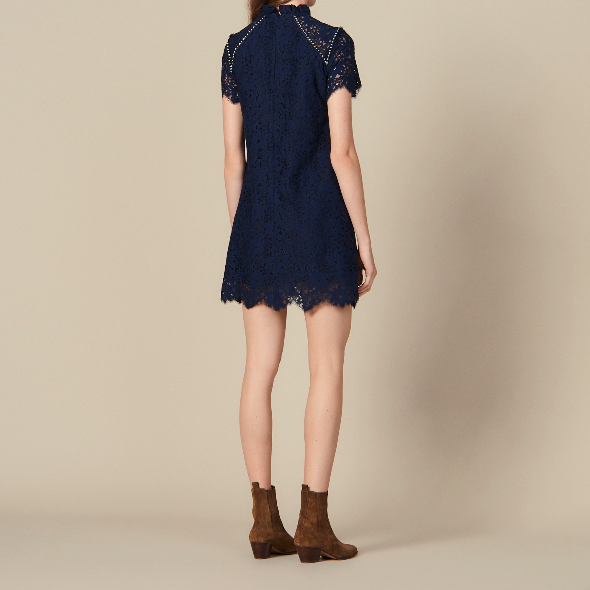 Robe courte en dentelle Sandro seconde main