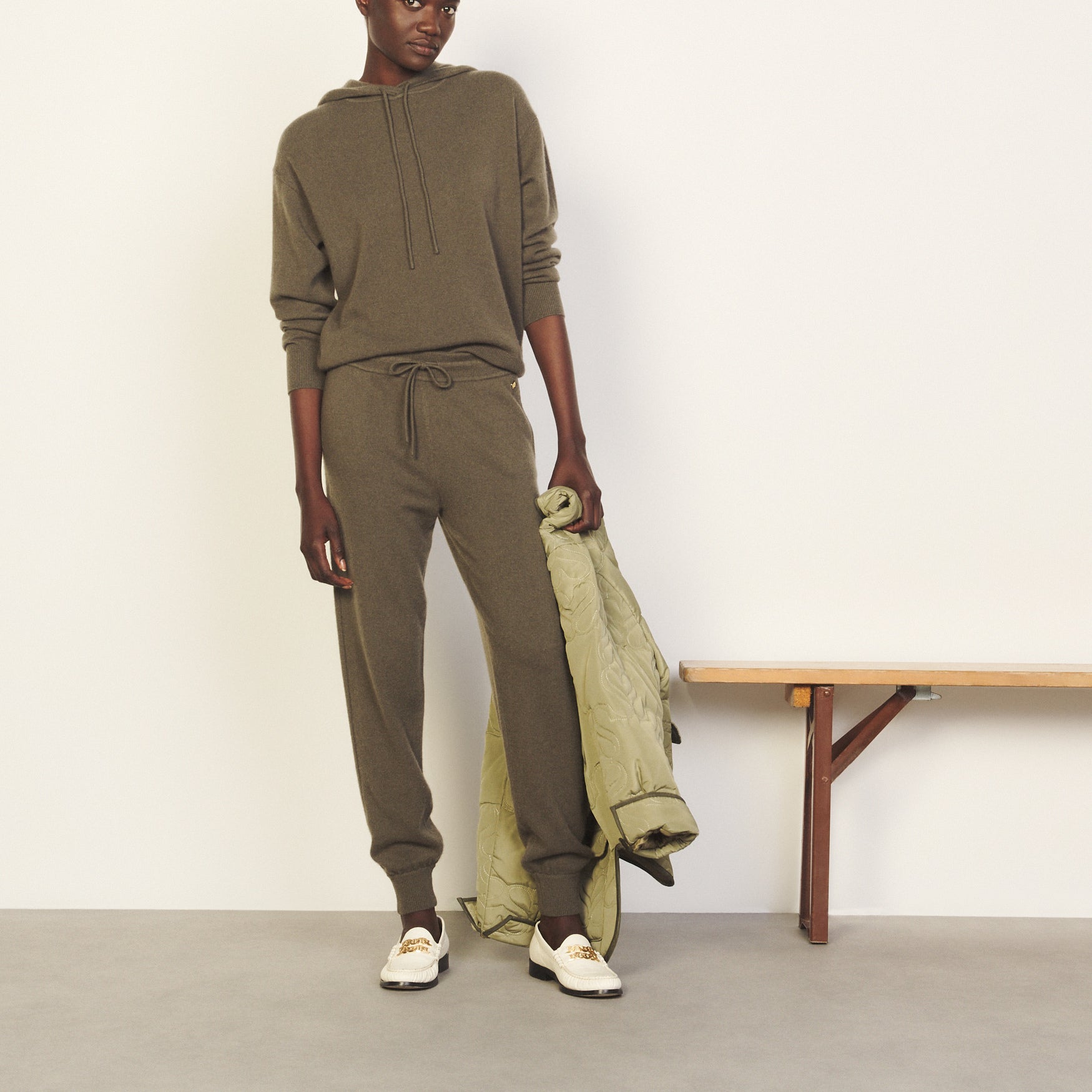 Pantalon style jogging Sandro seconde main