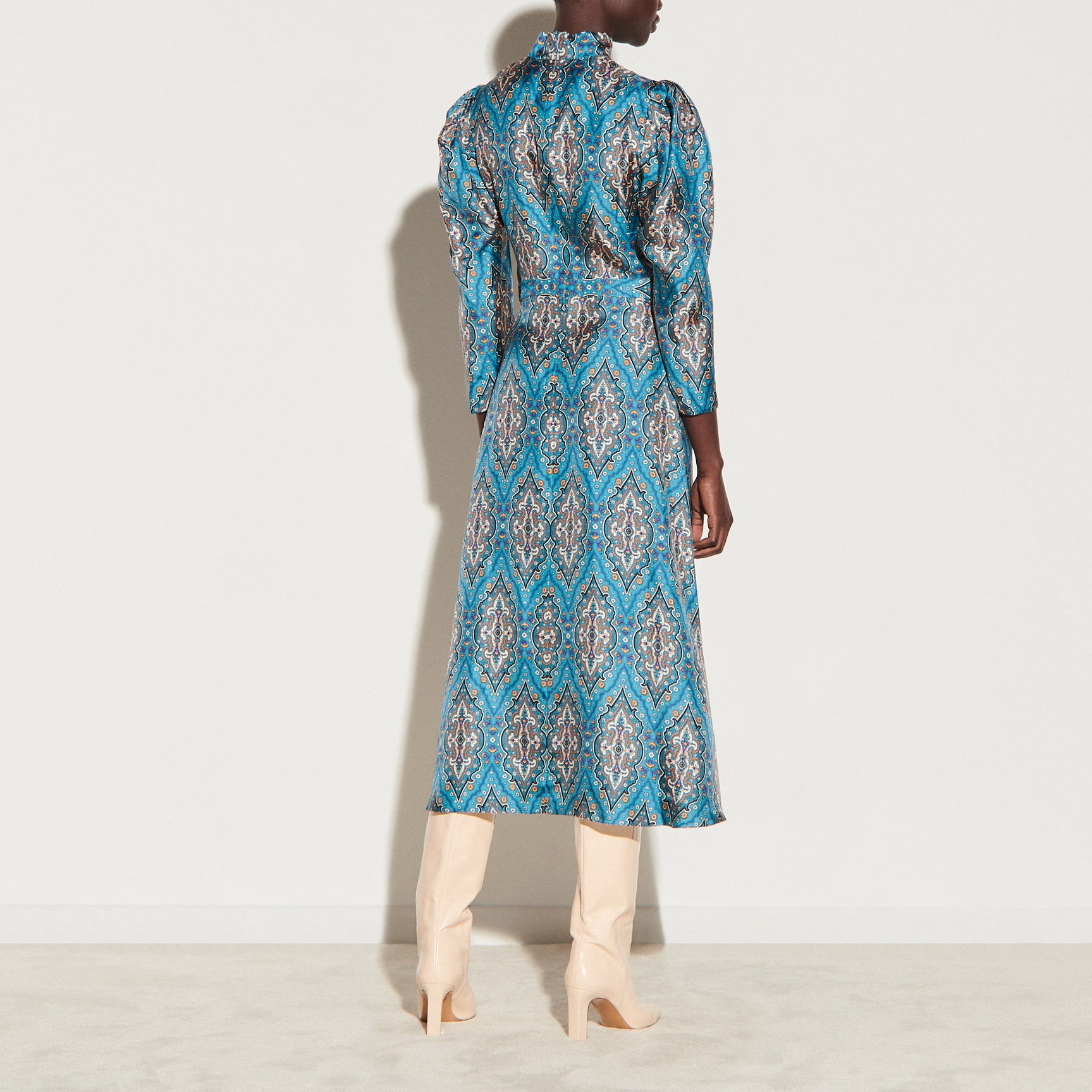 Robe en soie imprimée en all-over Sandro seconde main