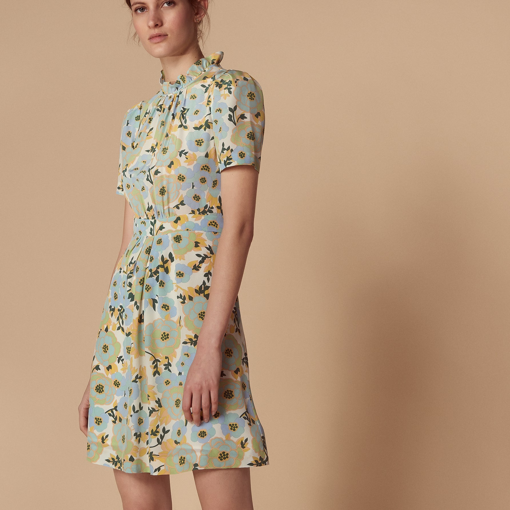 Robe en soie à col montant Sandro seconde main