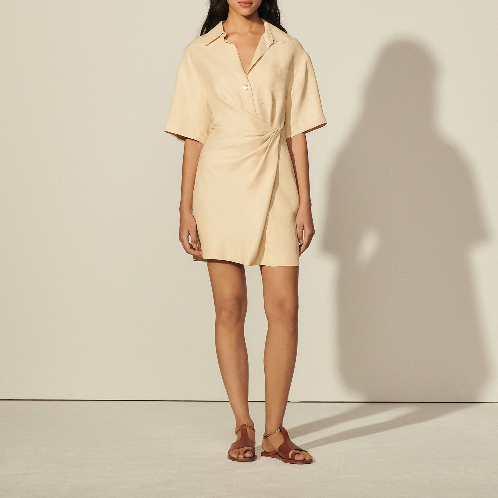 Robe courte drapée à manches courtes Sandro seconde main