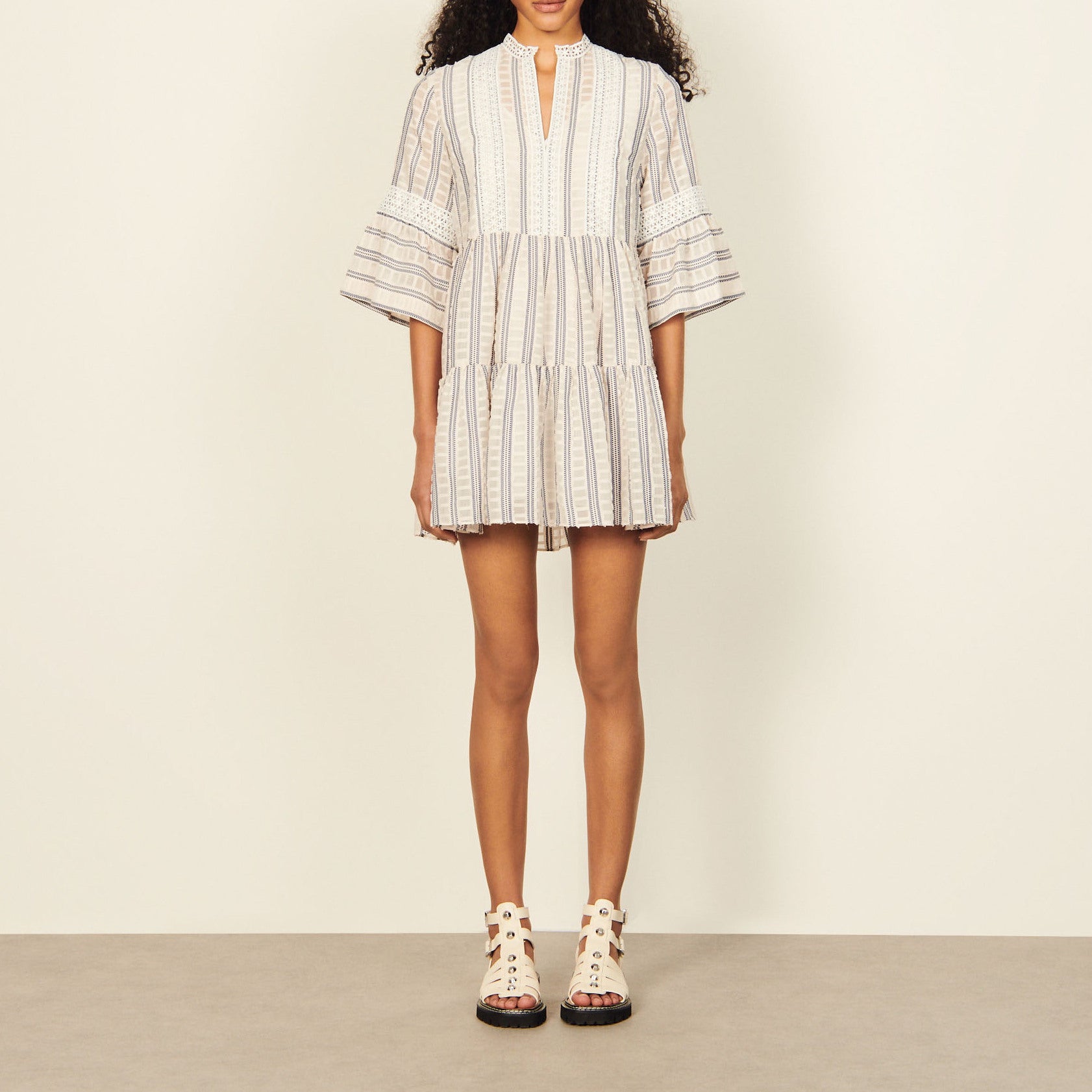 Robe courte évasée à manches courtes Sandro seconde main