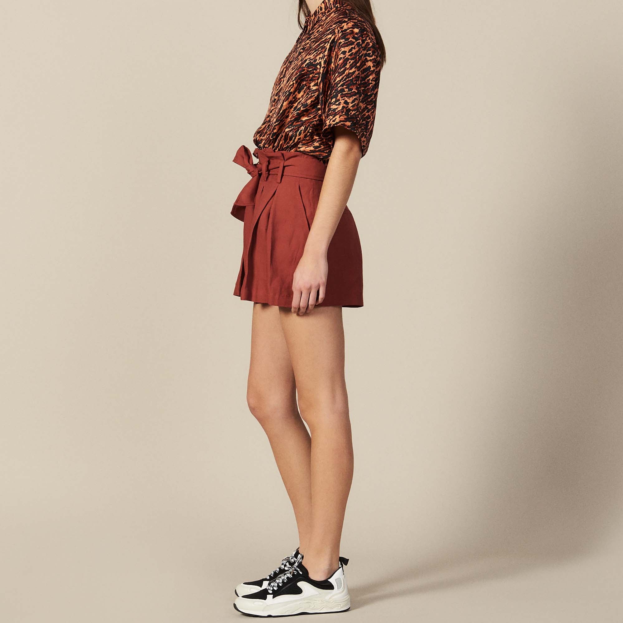 Short à plis avec ceinture à nouer Sandro seconde main