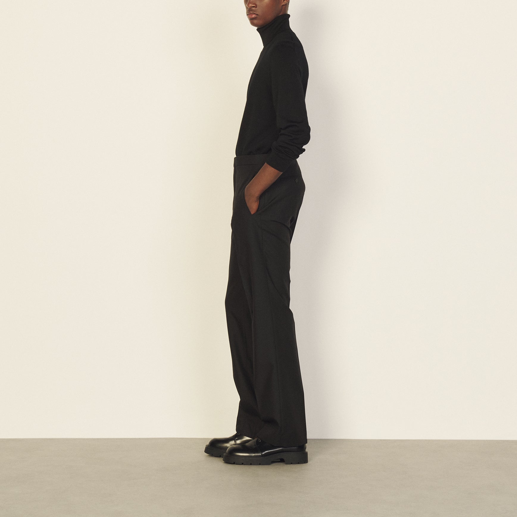 Pantalon classique en laine vierge Sandro seconde main