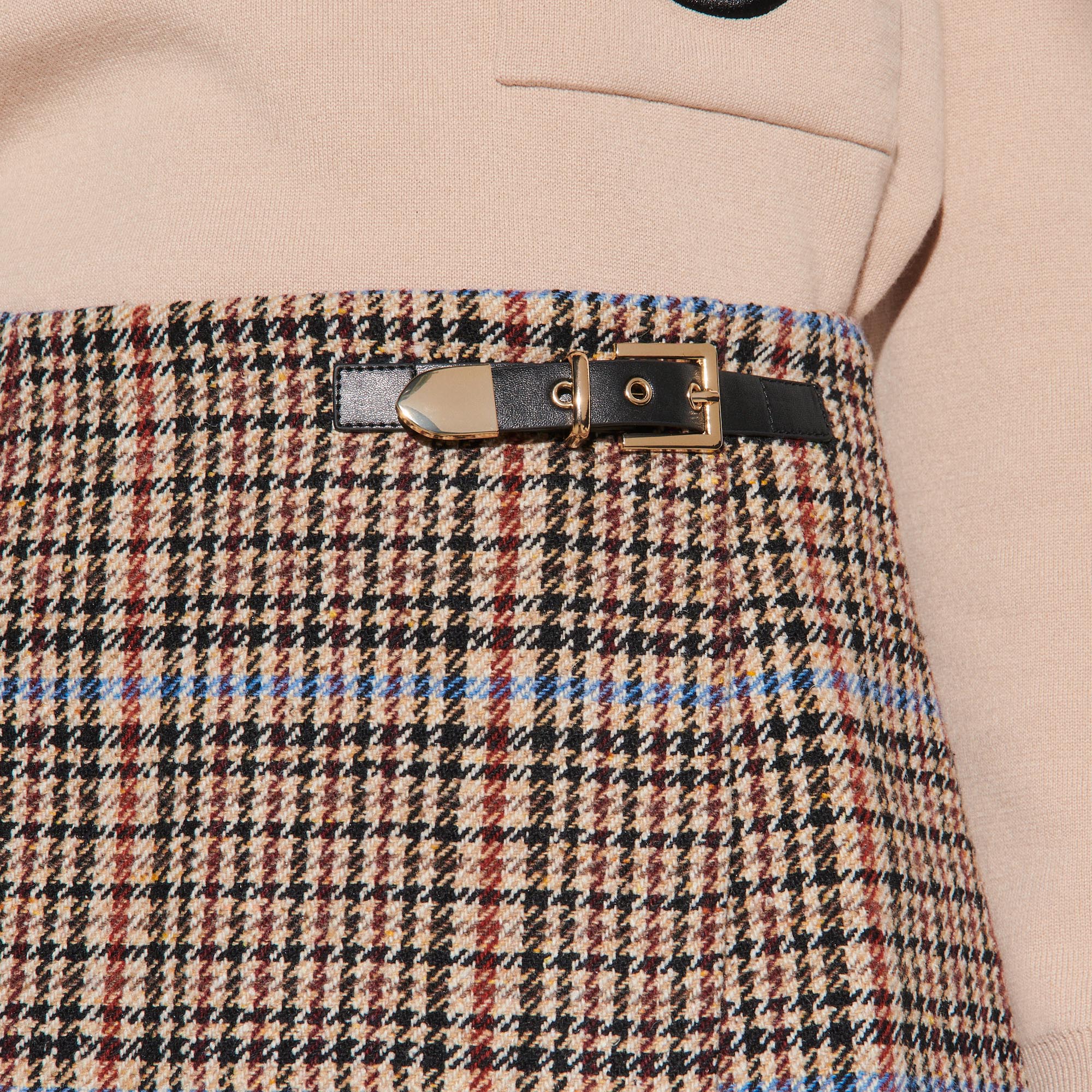 Jupe portefeuille courte en tweed Sandro seconde main