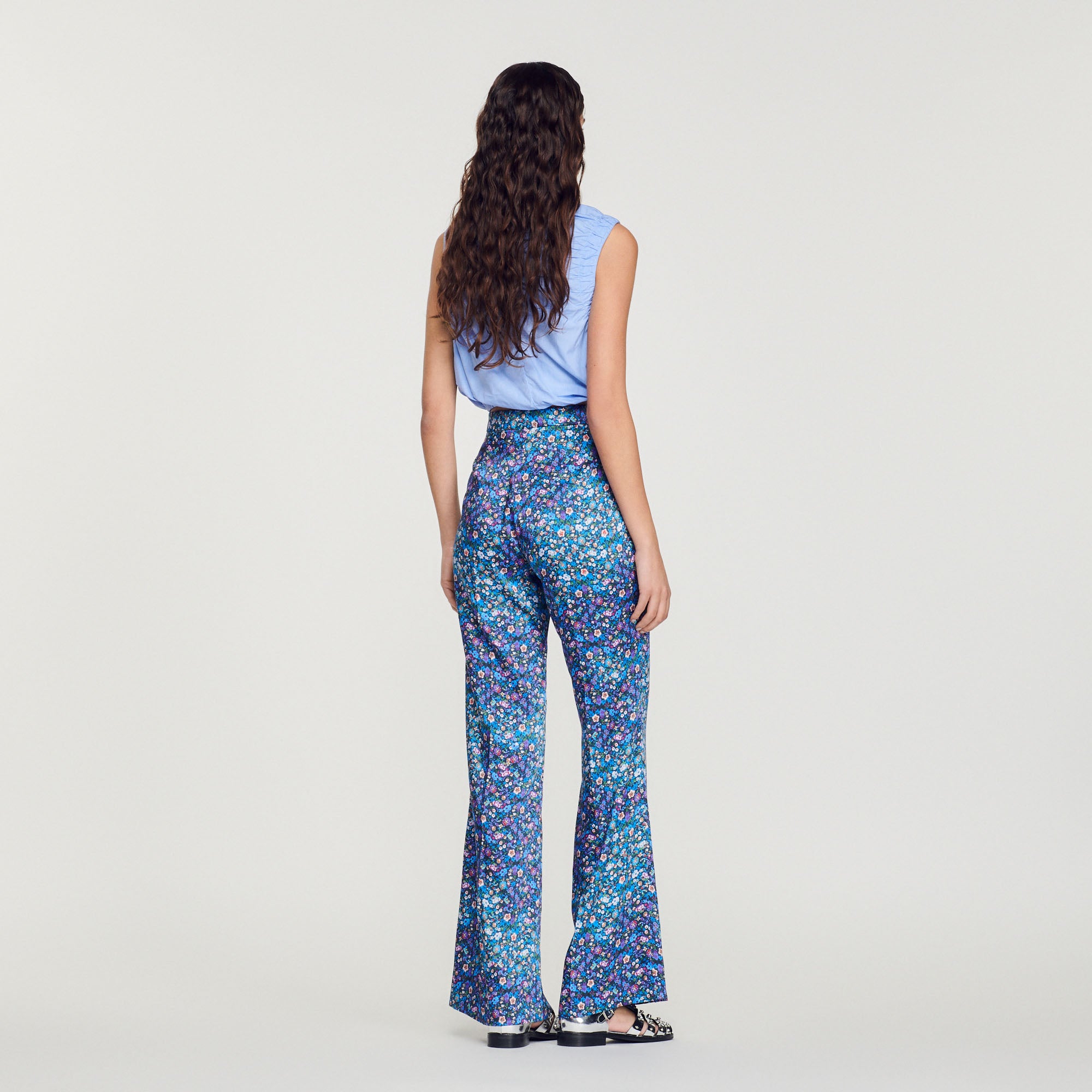 Pantalon satiné imprimé fleuri Sandro seconde main