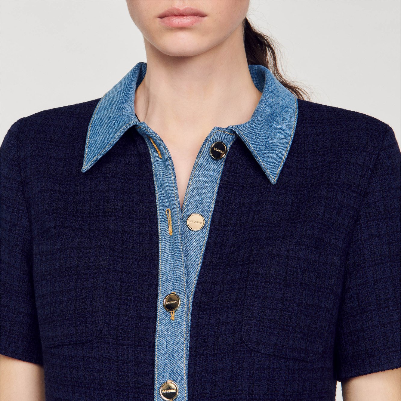 Robe courte en tweed et denim Sandro seconde main