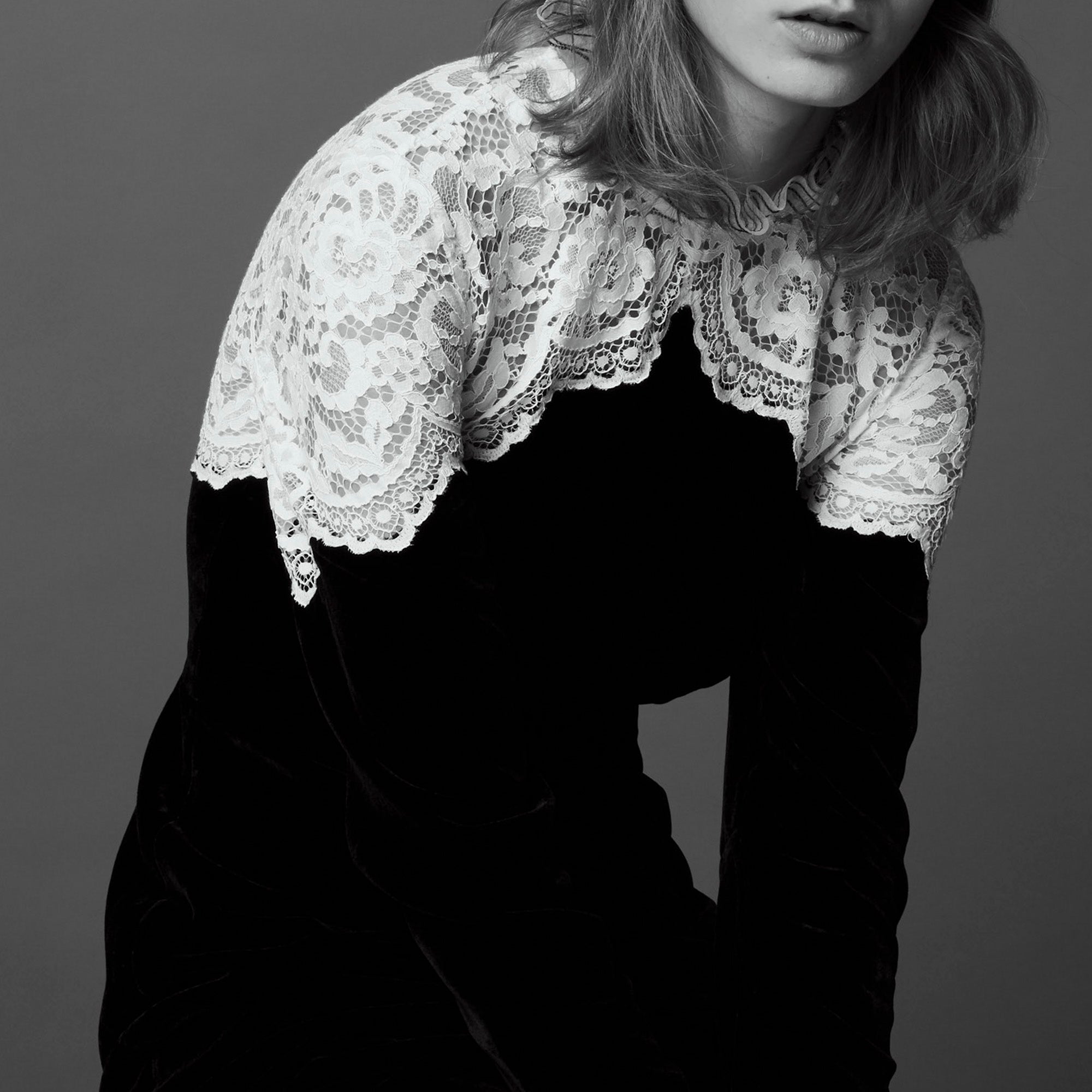 Robe en velours et dentelle Sandro seconde main