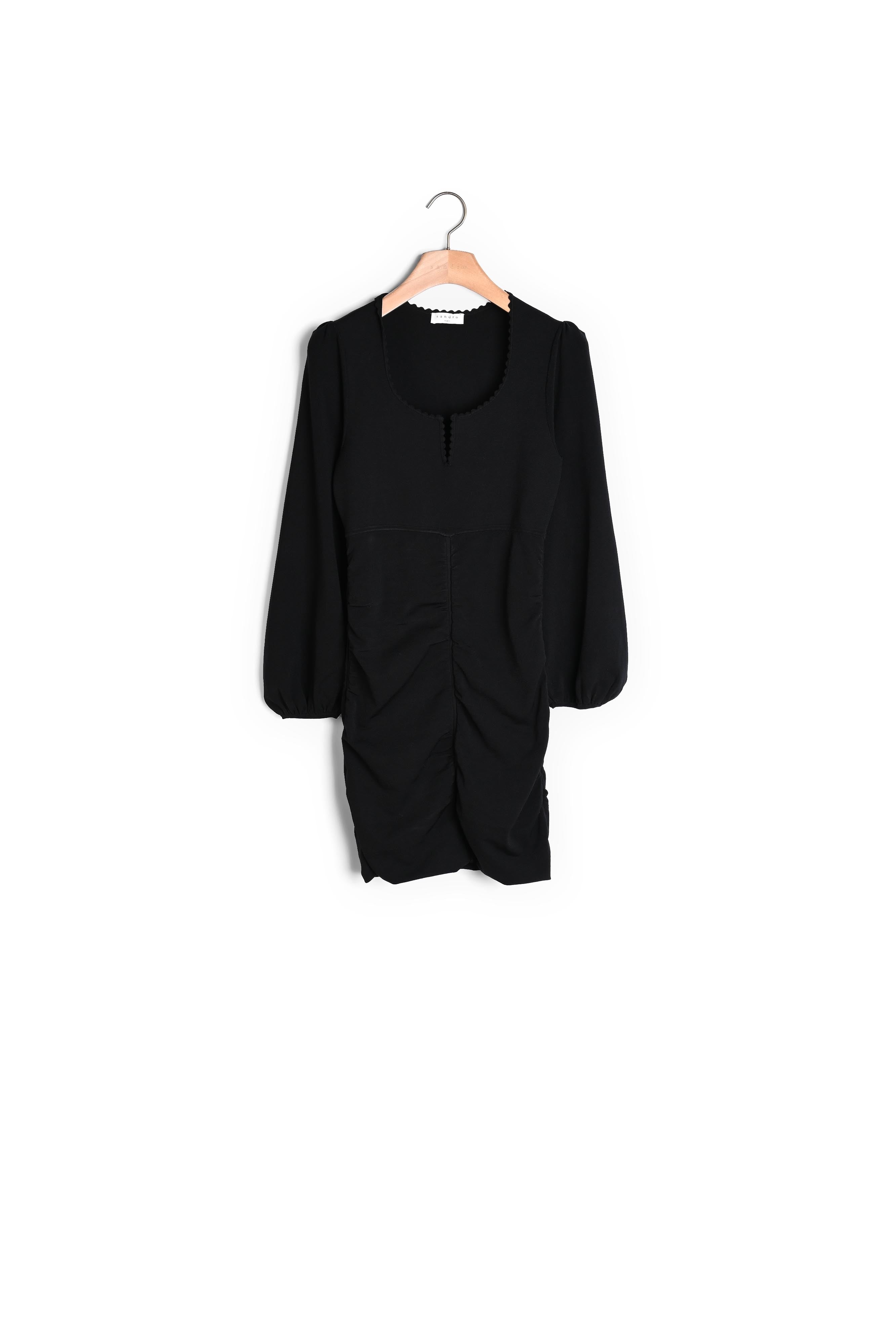 Robe Noir Sandro seconde main