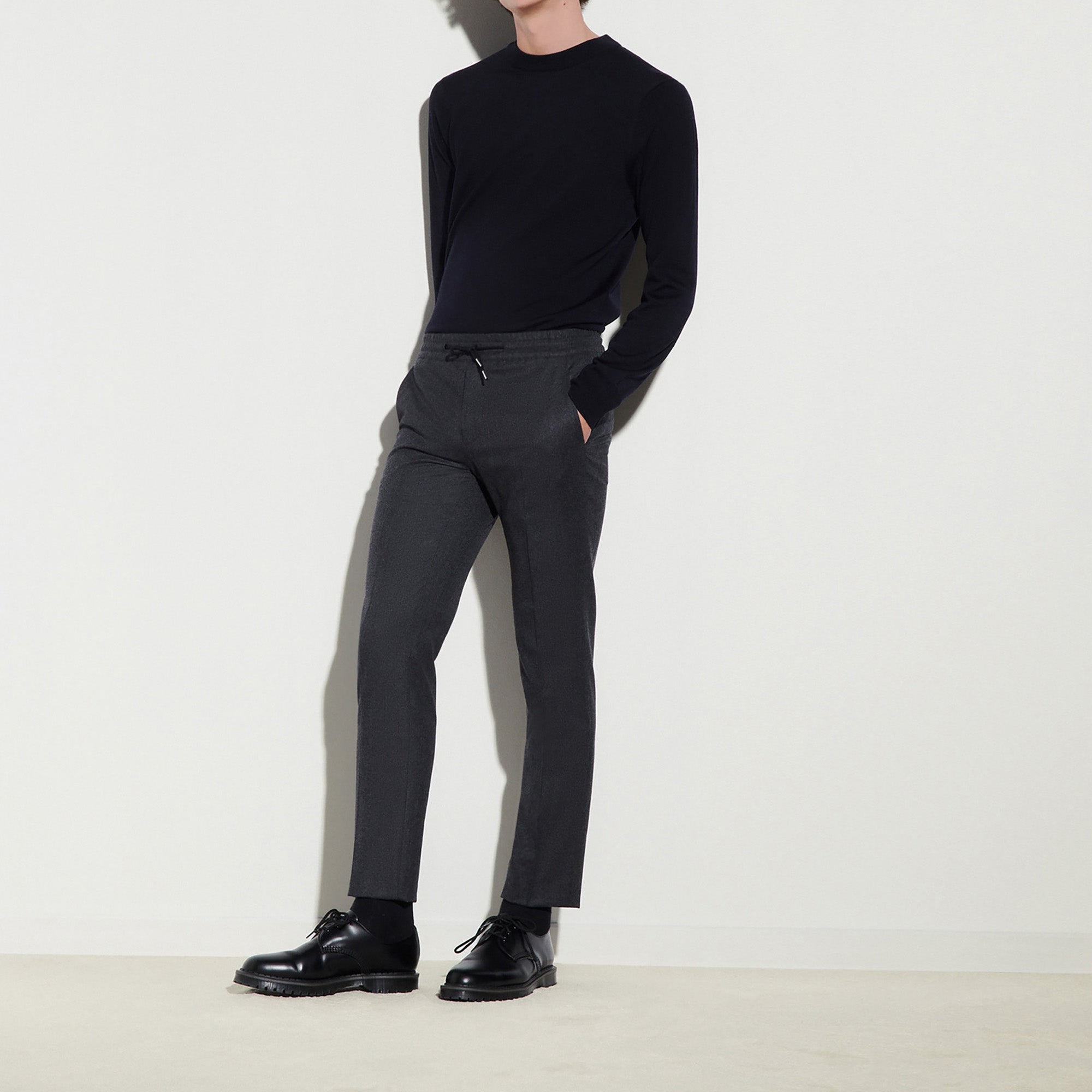 Pantalon avec un élastique à la taille Sandro seconde main