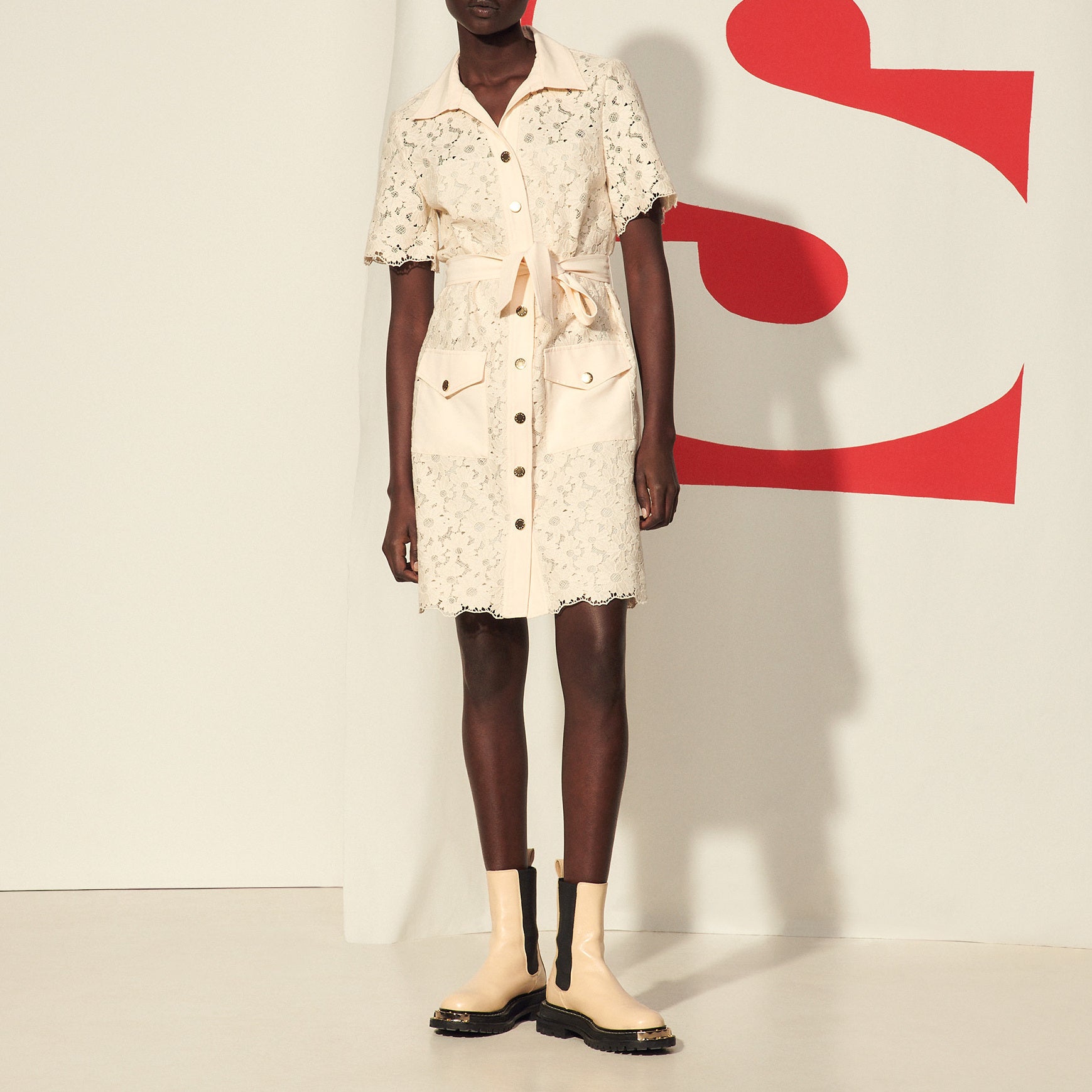 Robe courte en guipure Sandro seconde main