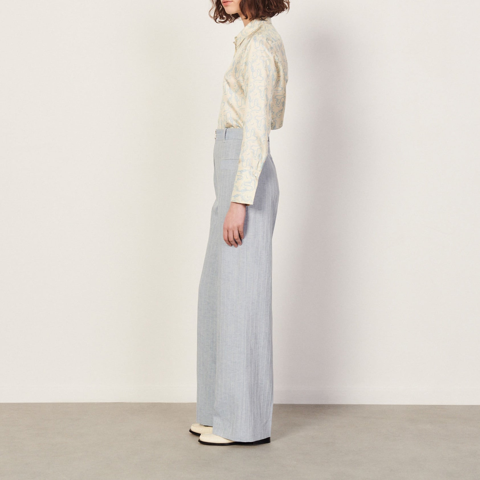 Pantalon à fines rayures Sandro seconde main