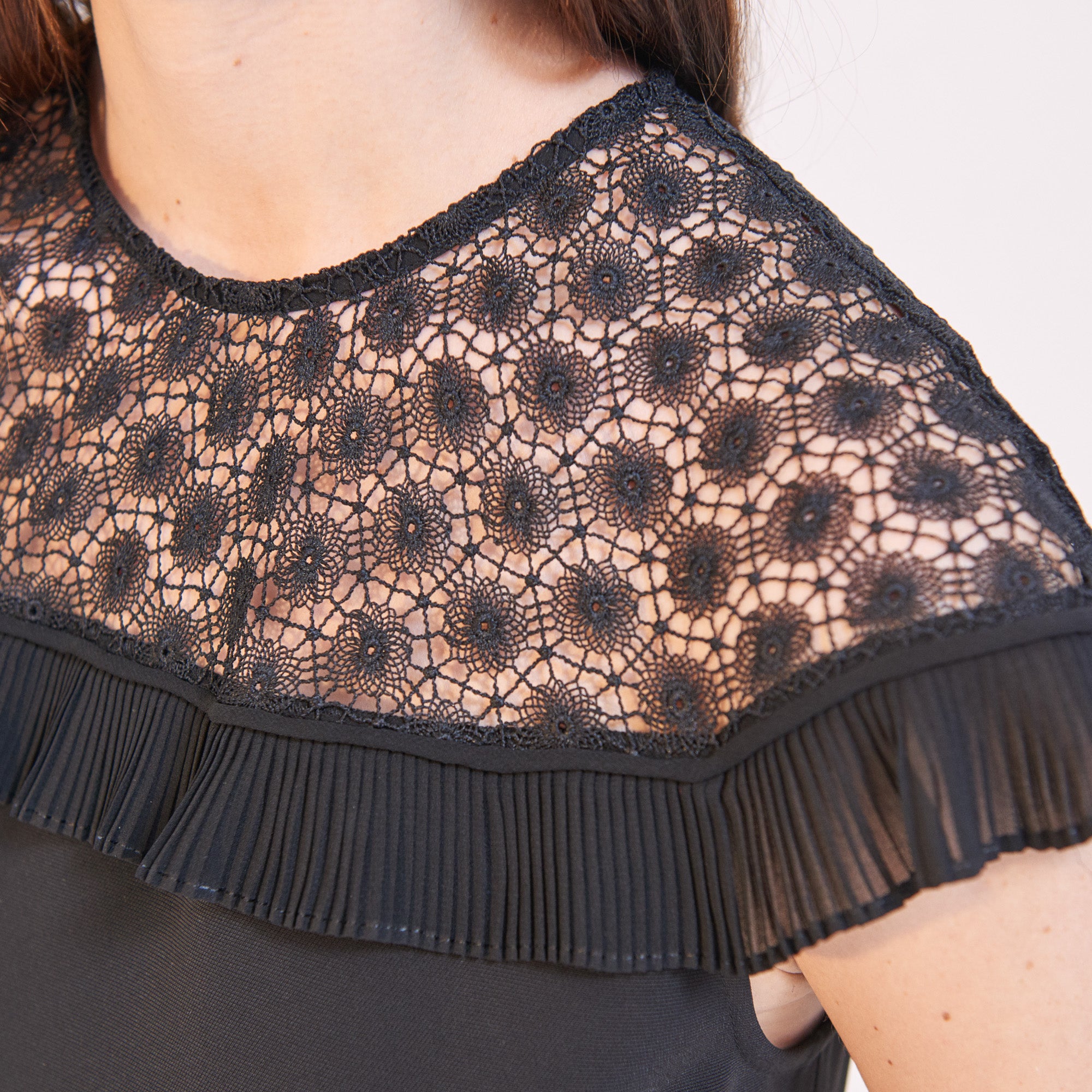 Robe col cape et bas volanté Sandro seconde main