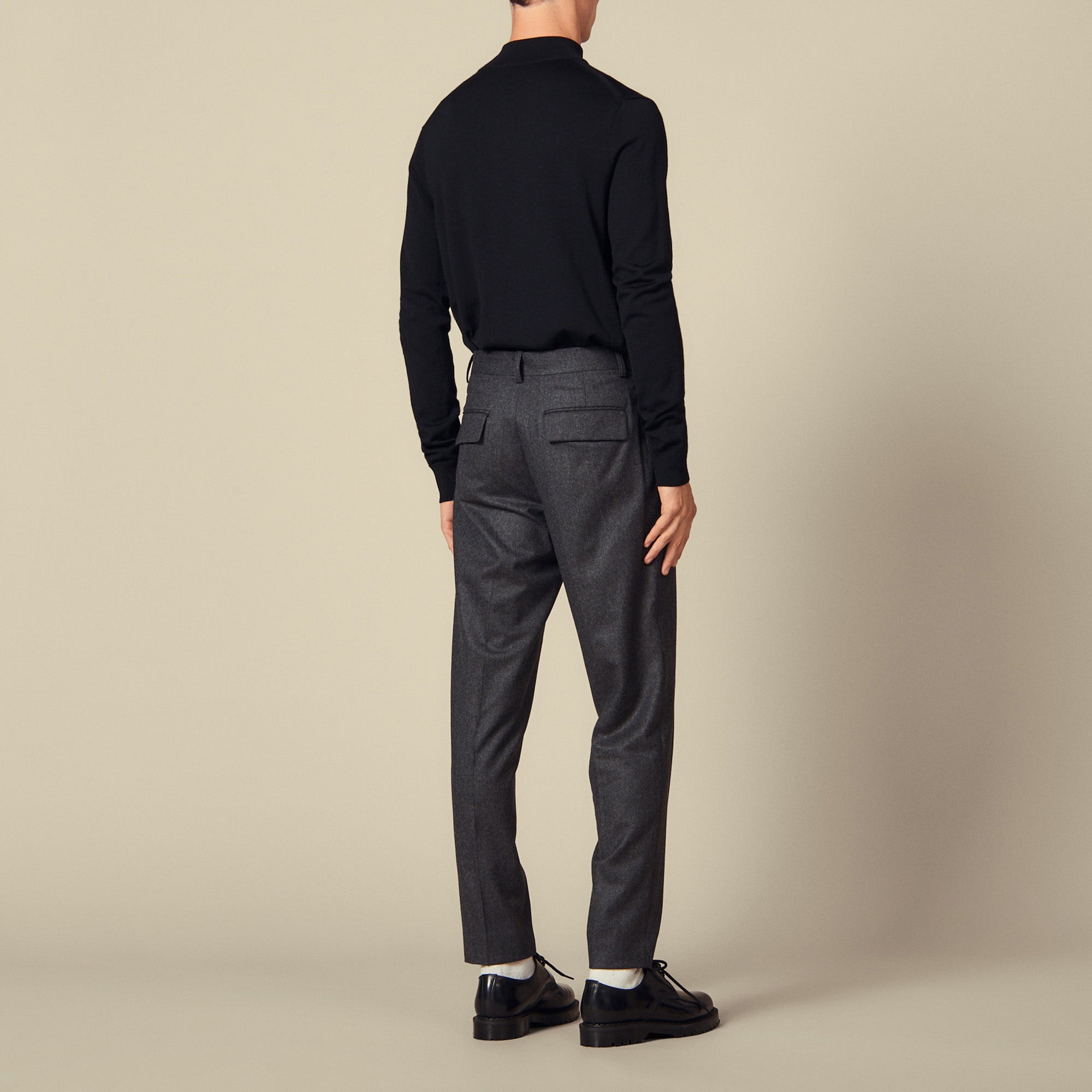 Pantalon en flanelle coupe carotte Sandro seconde main