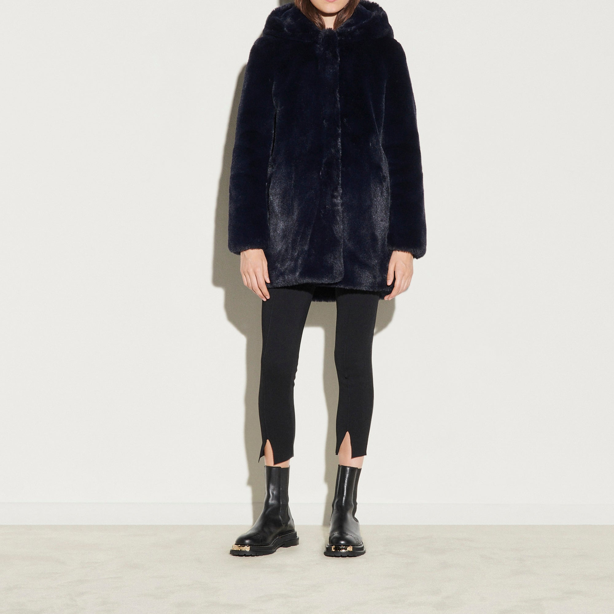 Manteau en fausse fourrure Sandro seconde main