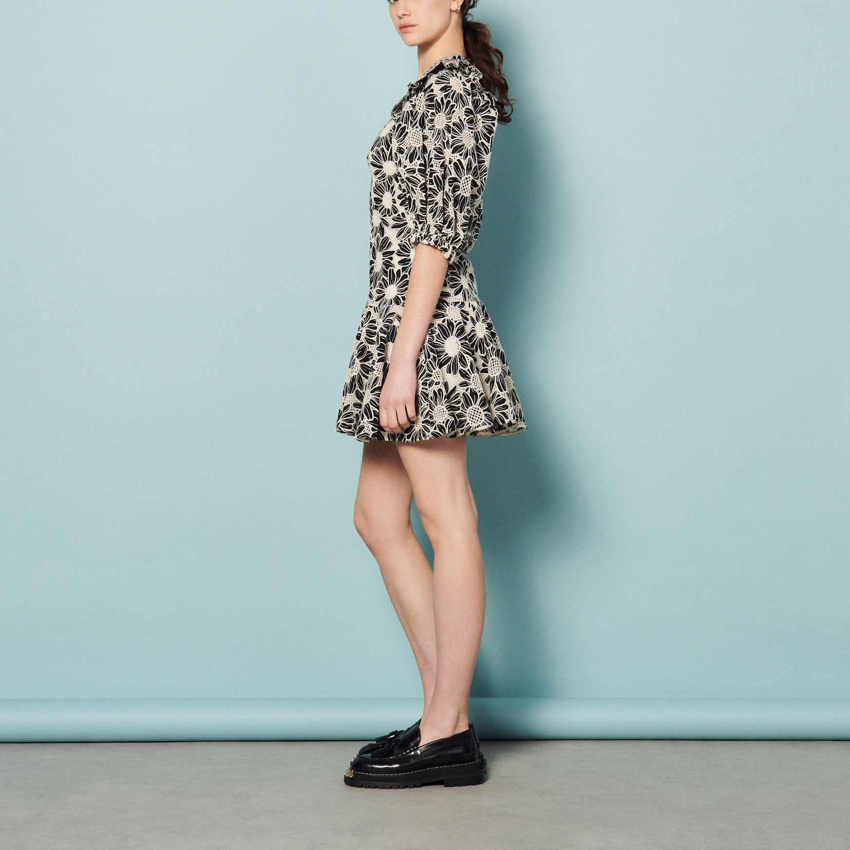 Robe courte au tissu brodé Sandro seconde main