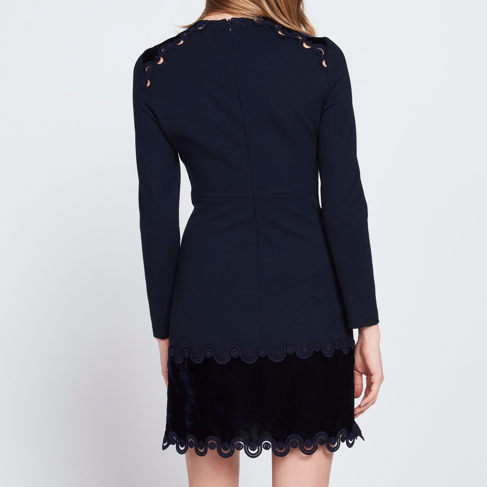 Robe avec bandes en velours et galons Sandro seconde main