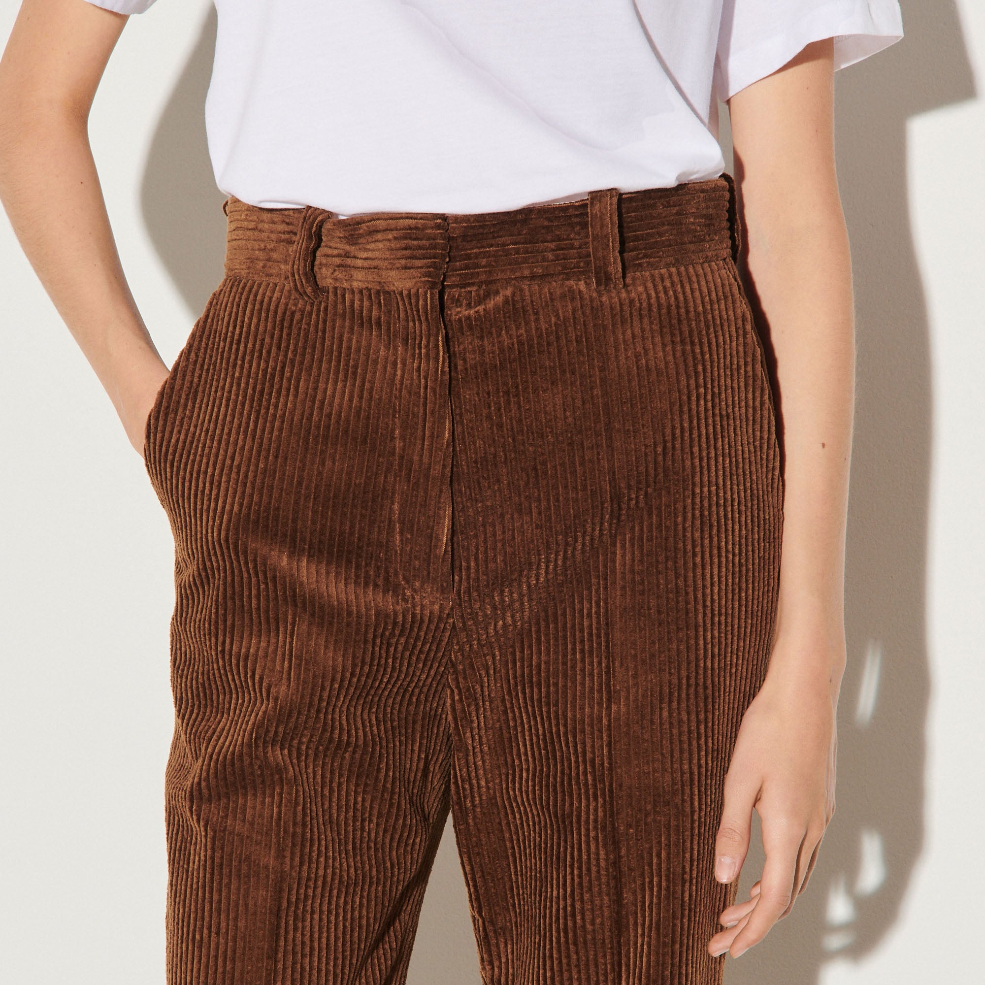 Pantalon droit en velours côtelé Sandro seconde main