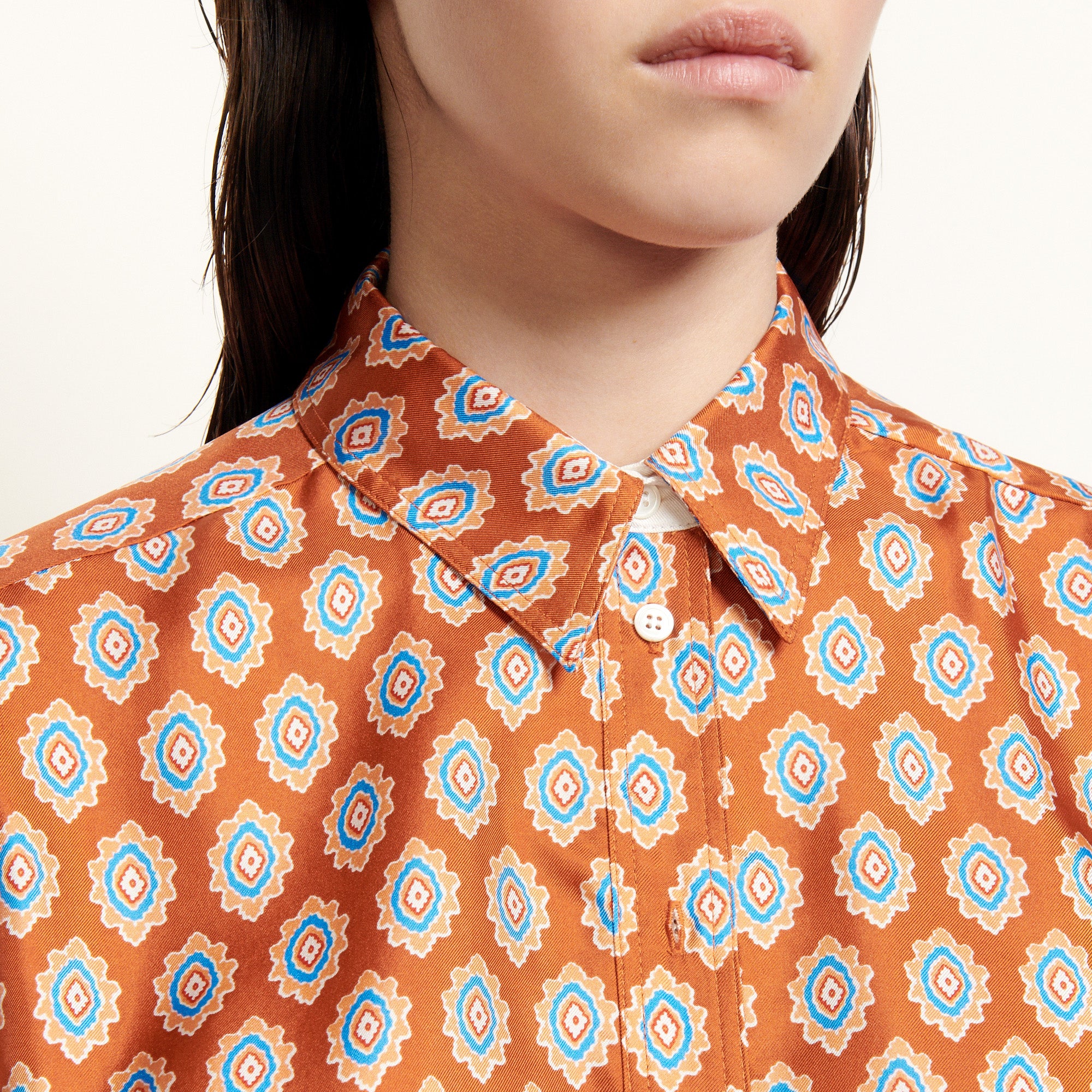 Chemise classique en soie imprimée Sandro seconde main