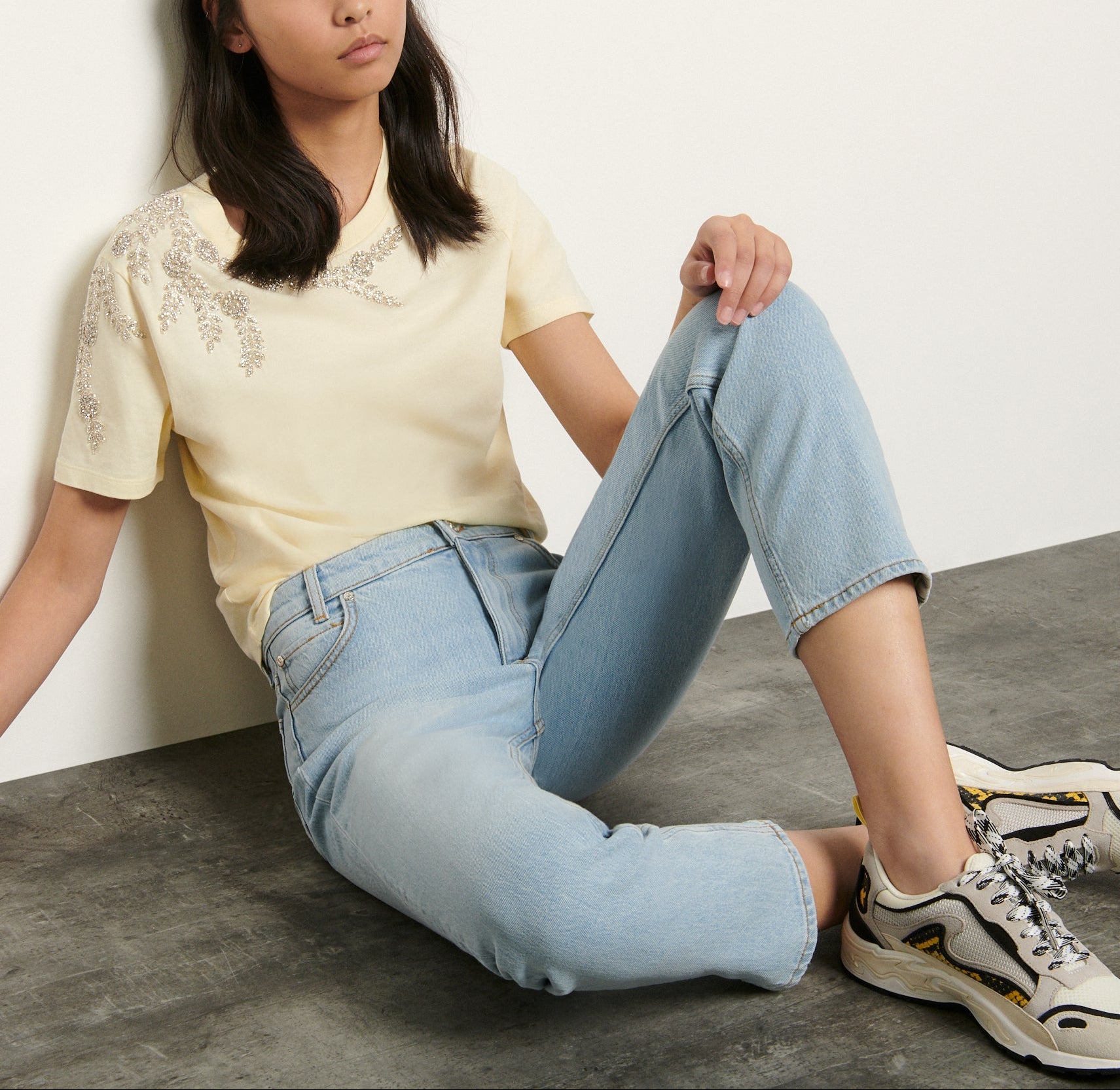 T-shirt orné de broderies et strass Sandro seconde main