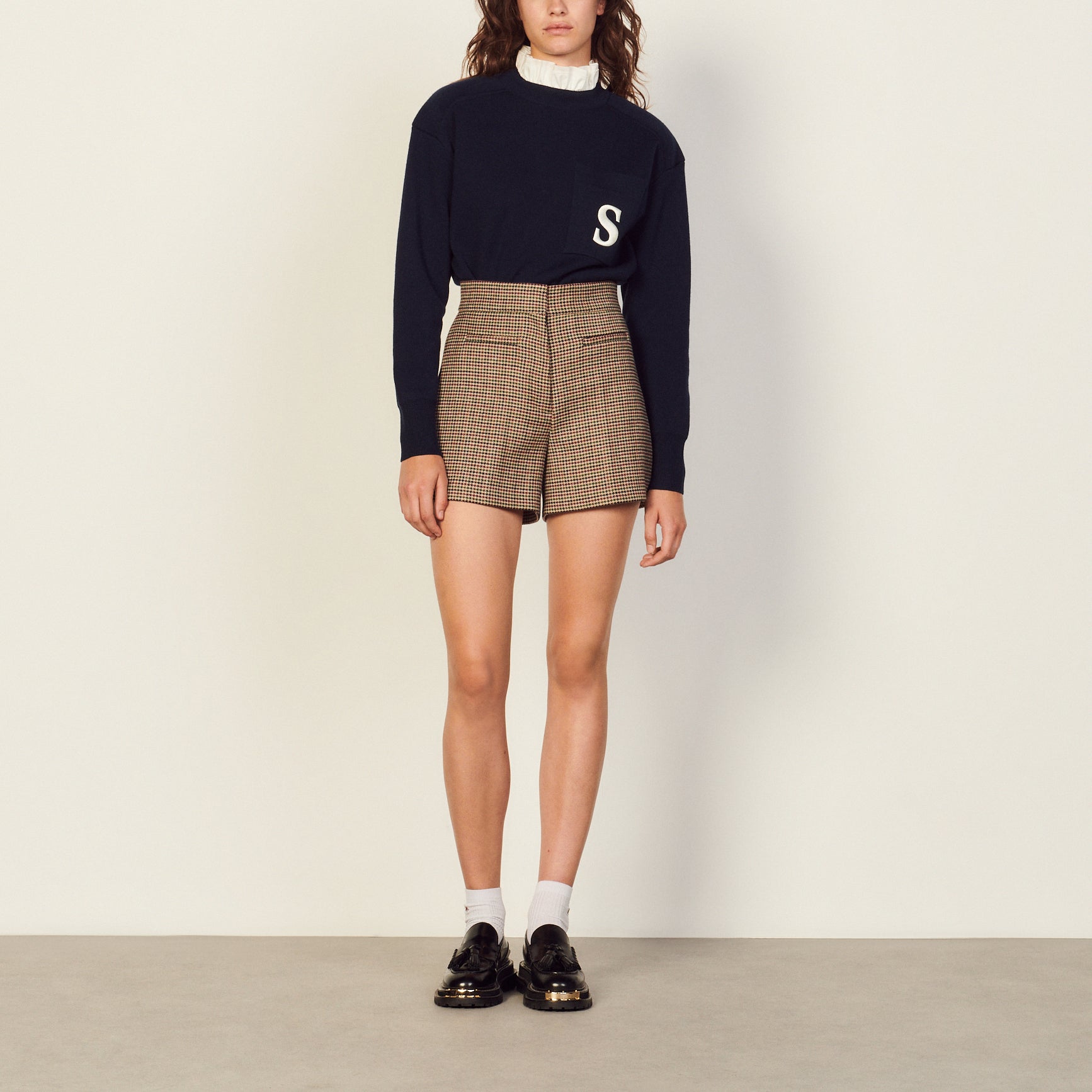 Short imprimé rouge et vert Sandro seconde main