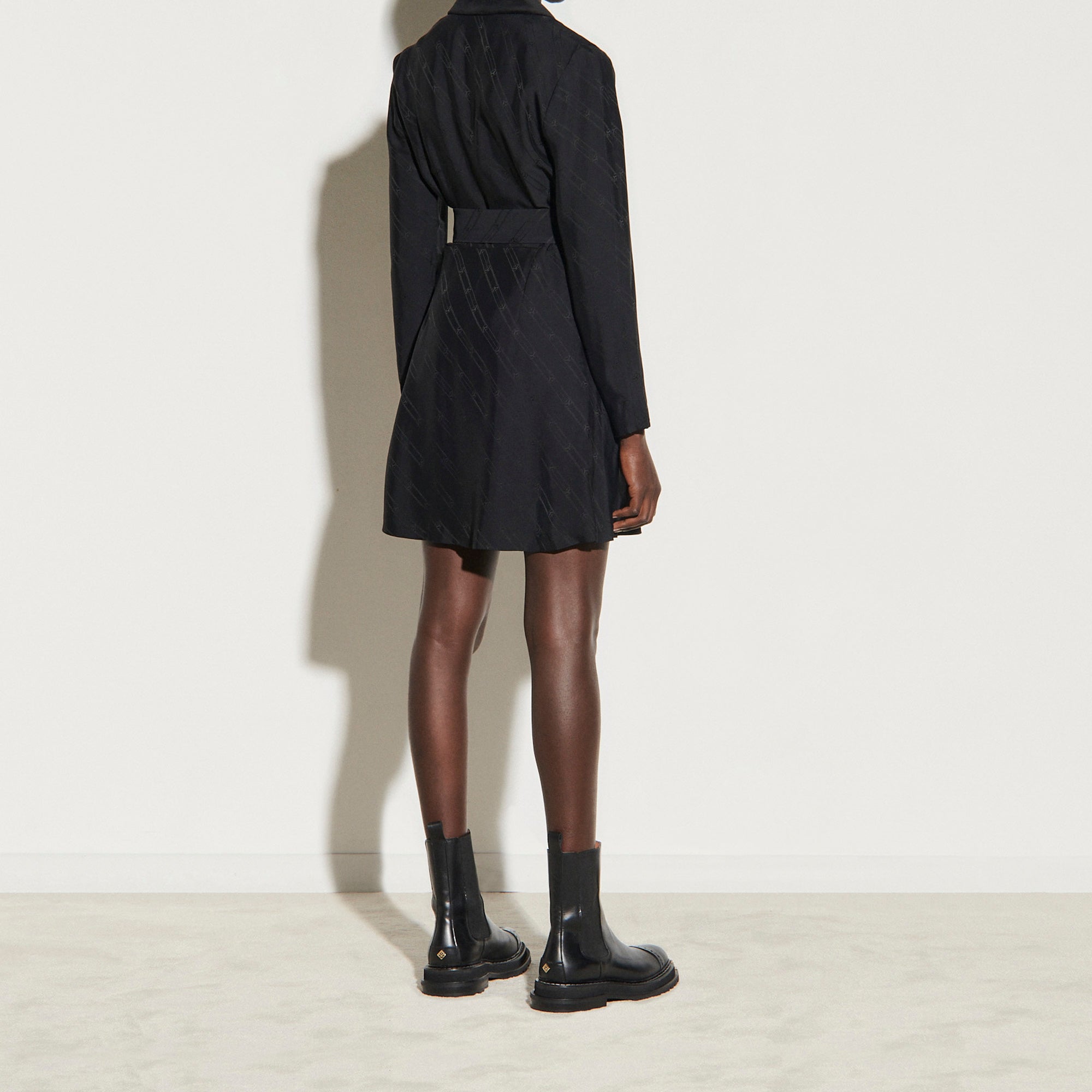 Robe courte effet Veste tailleur Sandro seconde main