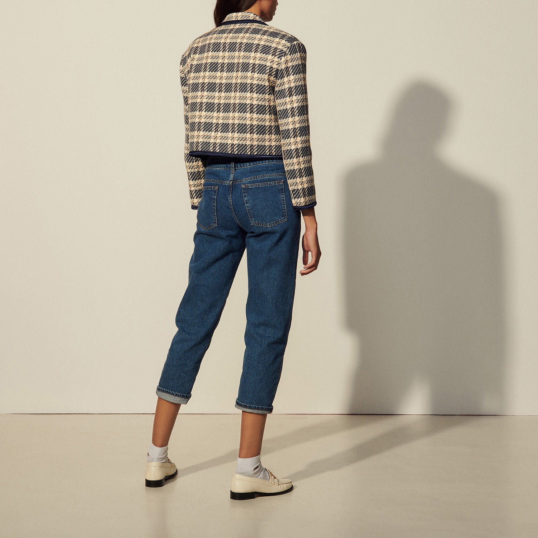 Veste courte en tweed à carreaux Sandro seconde main