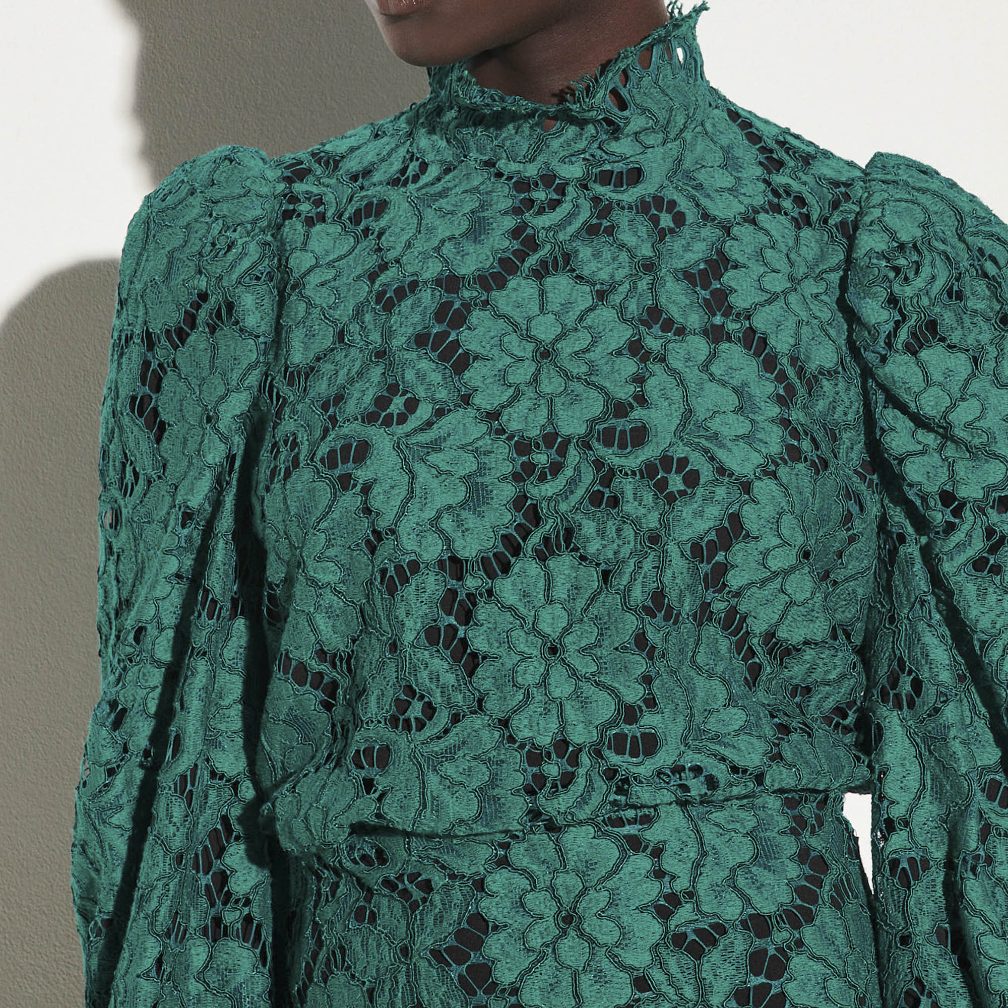 Robe courte en dentelle Sandro seconde main