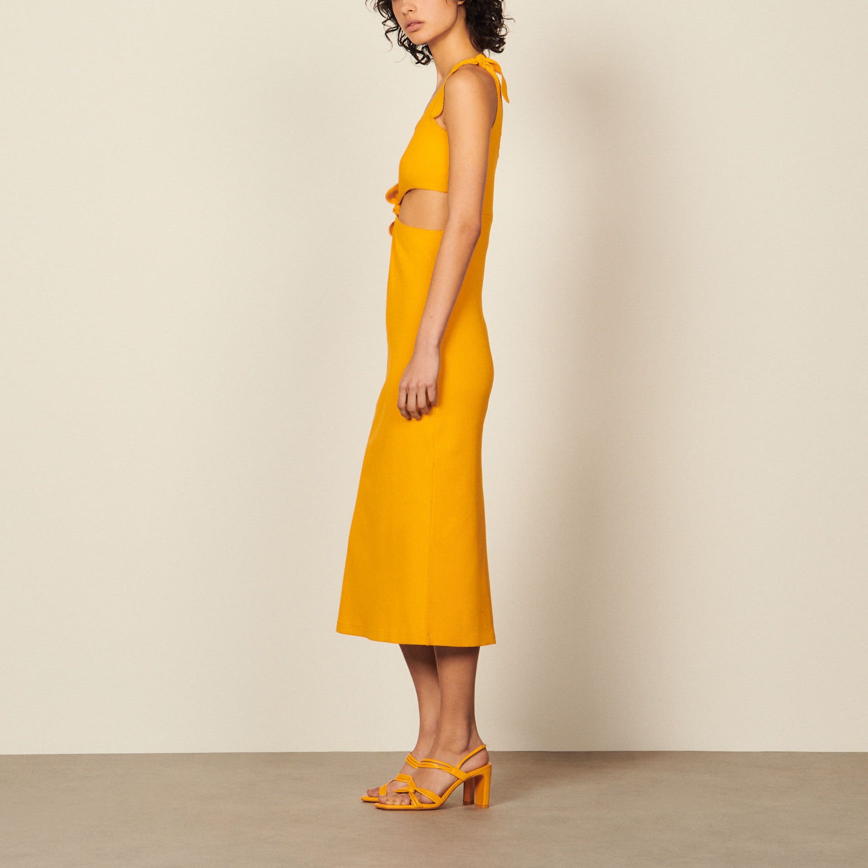 Robe midi ajourée sur les cotés Sandro seconde main