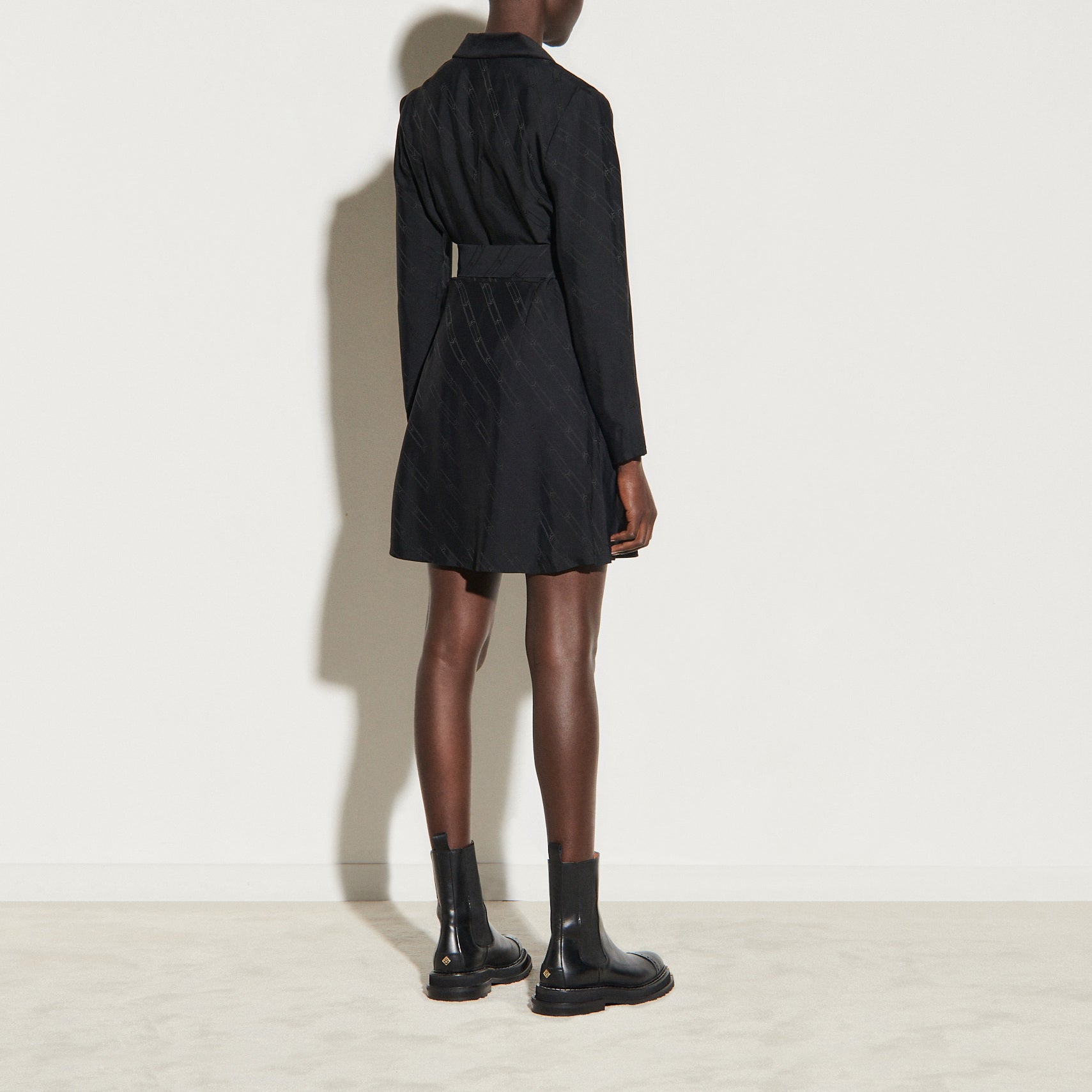 Robe courte effet Veste tailleur Sandro seconde main