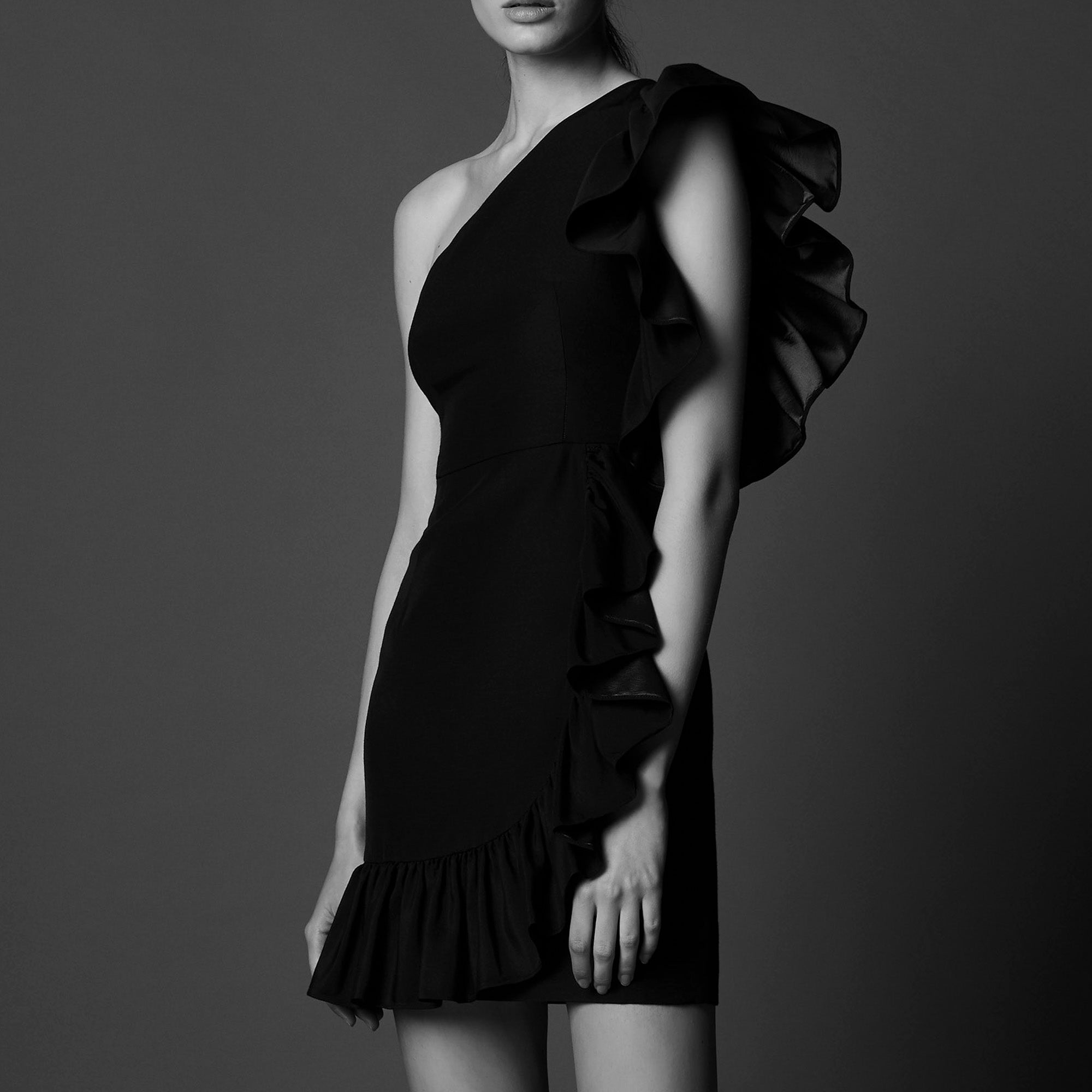 Robe à épaule asymétrique et volants Sandro seconde main