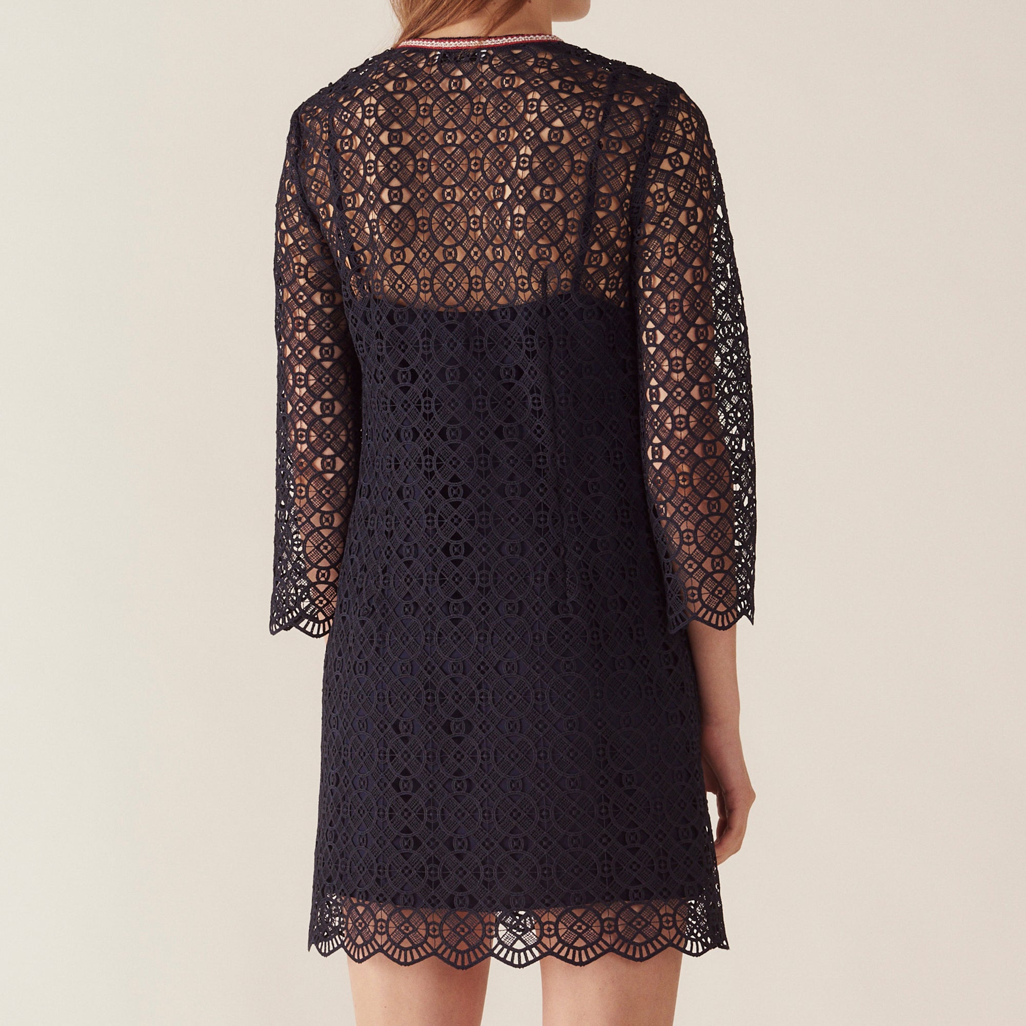 Robe courte en guipure Sandro seconde main