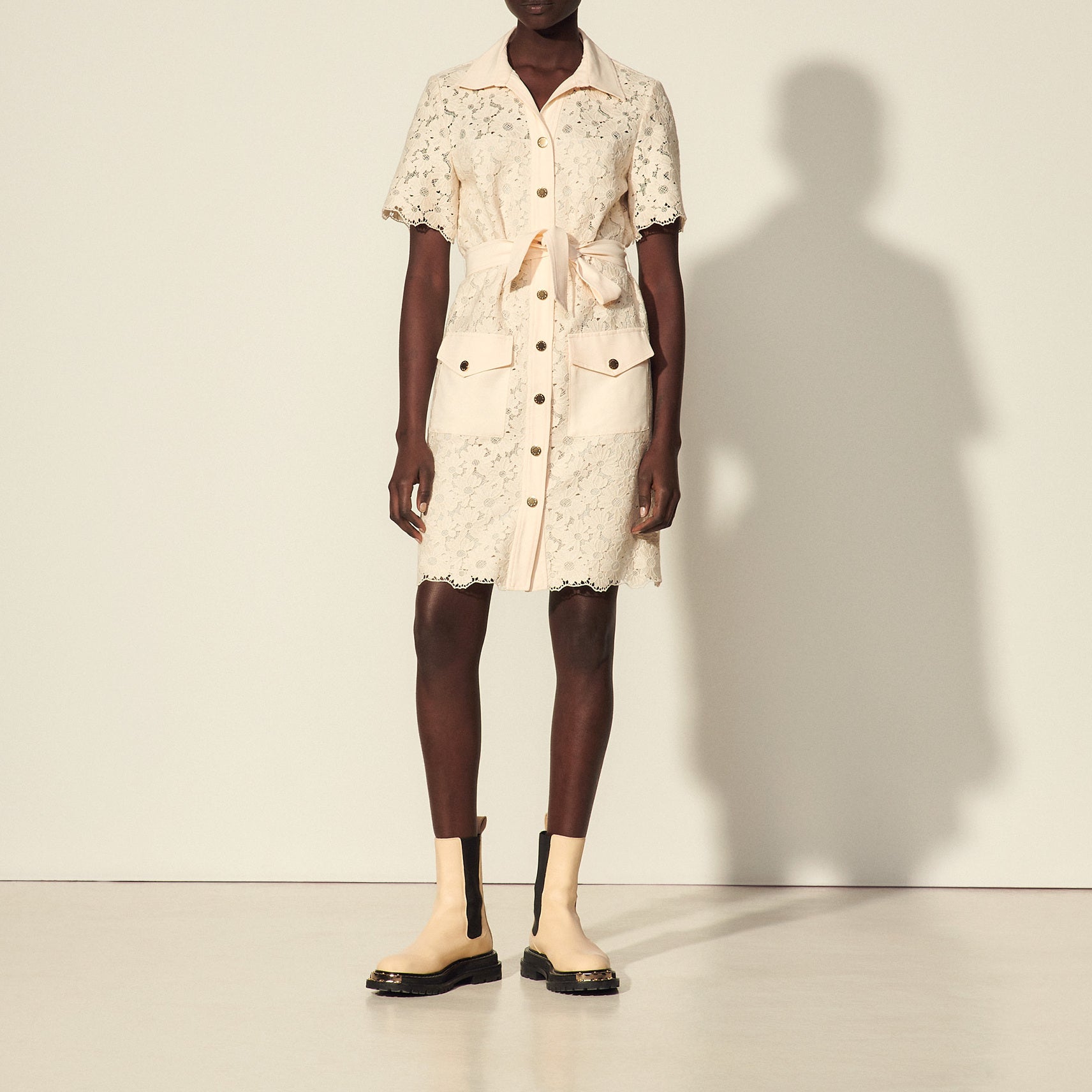 Robe courte en guipure Sandro seconde main